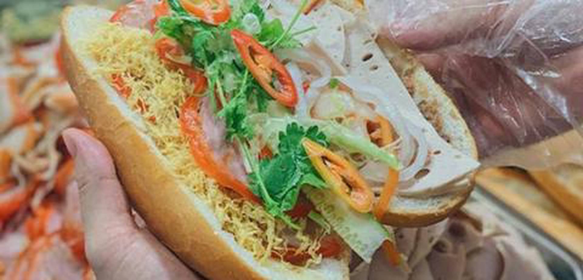 Hình ảnh Bánh Mì Sinh Đôi - Hoàng Hoa Thám