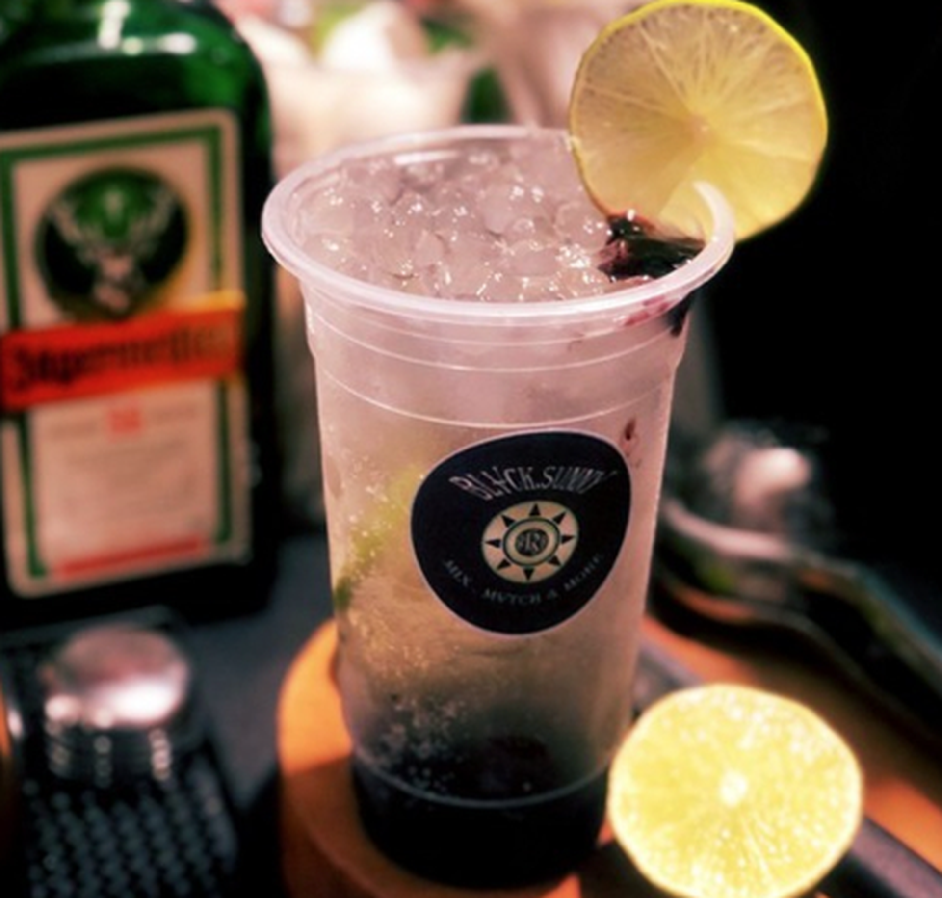 Hình ảnh Black.Sunny - Trà Trái Cây & Soda - Lê Văn Duyệt