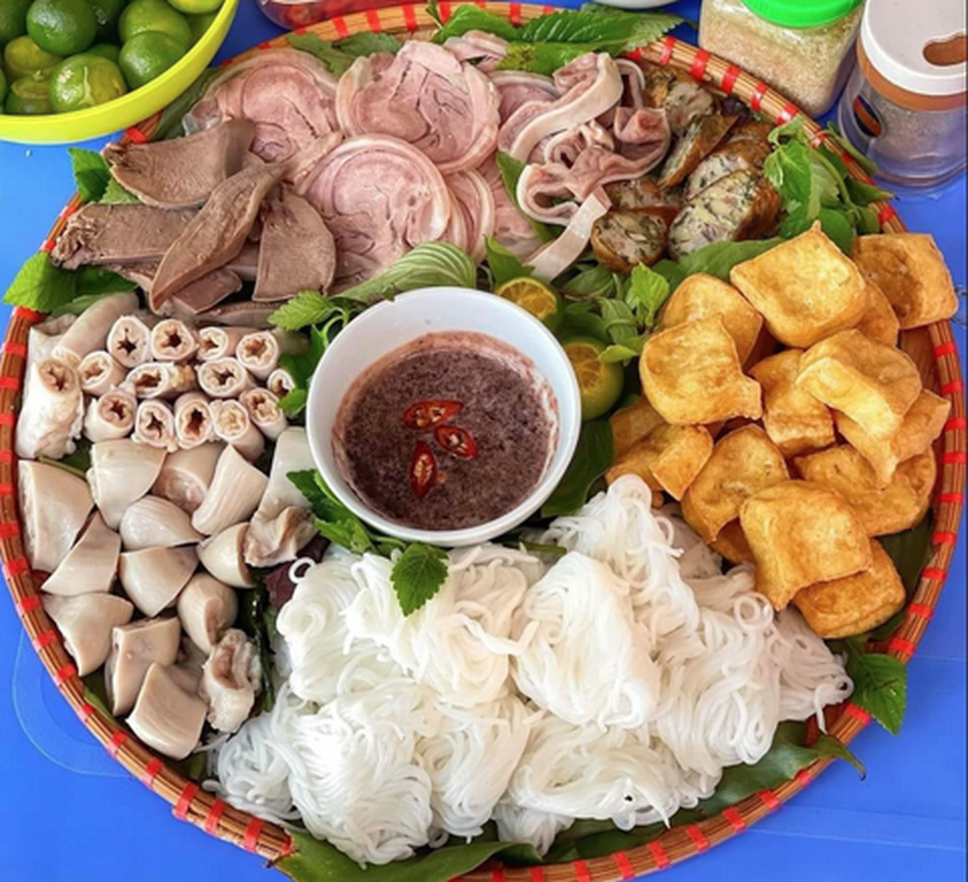 Hình ảnh Bún Đậu At - Nơ Trang Long