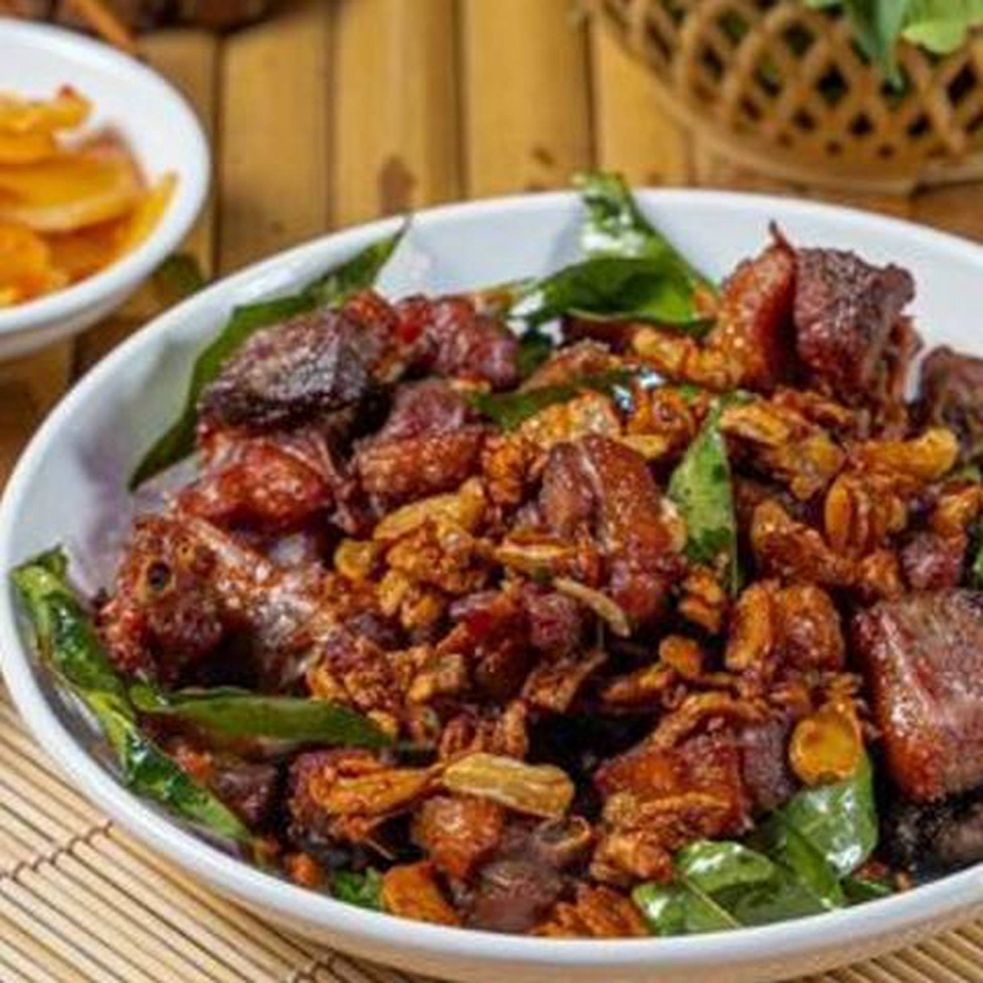 Hình ảnh Ngan Phố Xưa - Bùi Thị Xuân