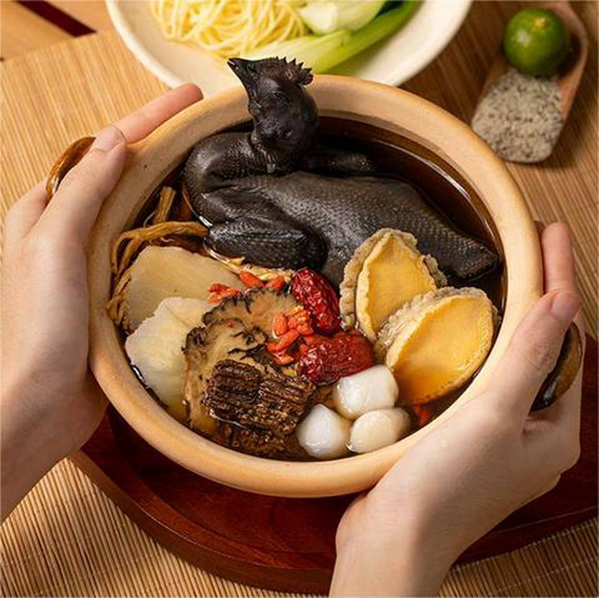 Hình ảnh Gà Ác Tiềm An An - Phan Huy Ích