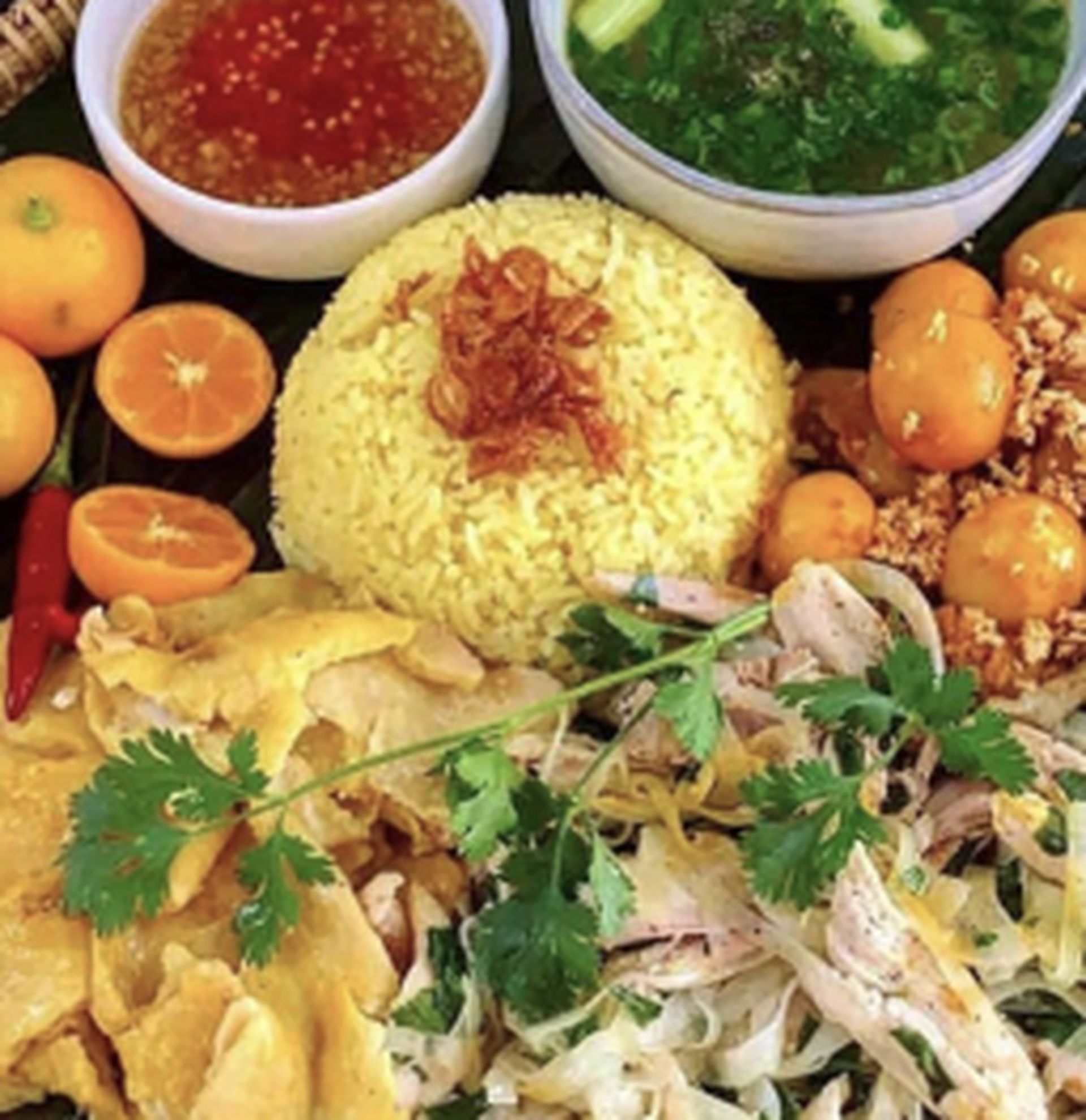 Hình ảnh Cơm gà & Mì Quảng Đất Quảng Quán - Bùi Đình Túy