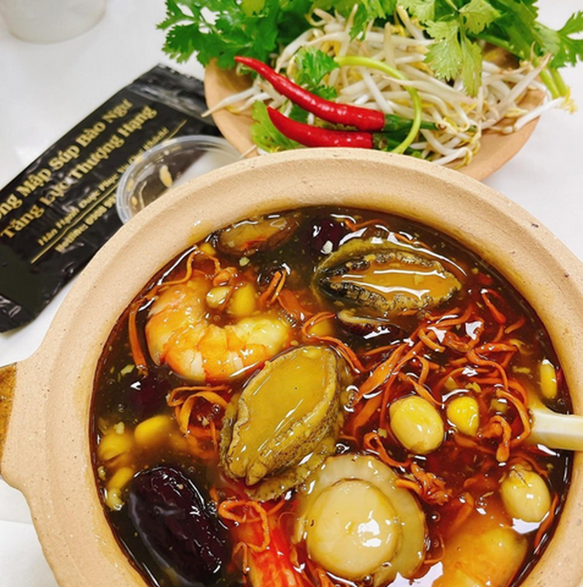 Hình ảnh Súp Bào Ngư Ông Mập - Nơ Trang Long