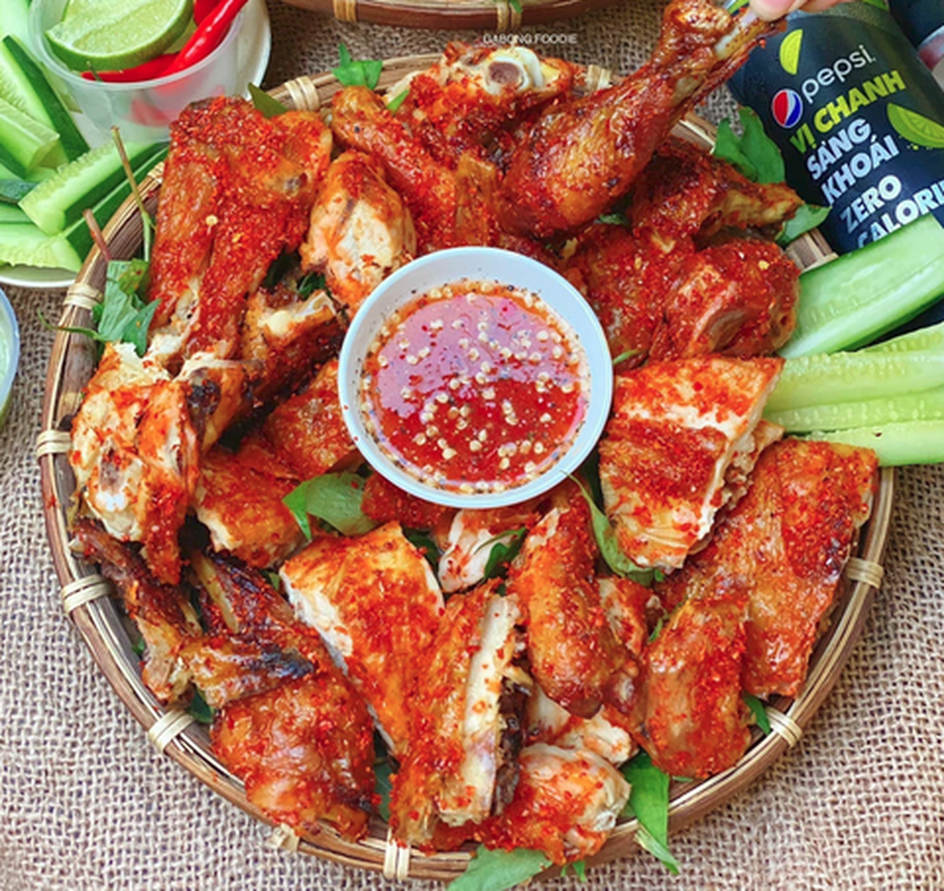 Hình ảnh Gà Nướng Muối Ớt - Đặng Nguyên Cẩn