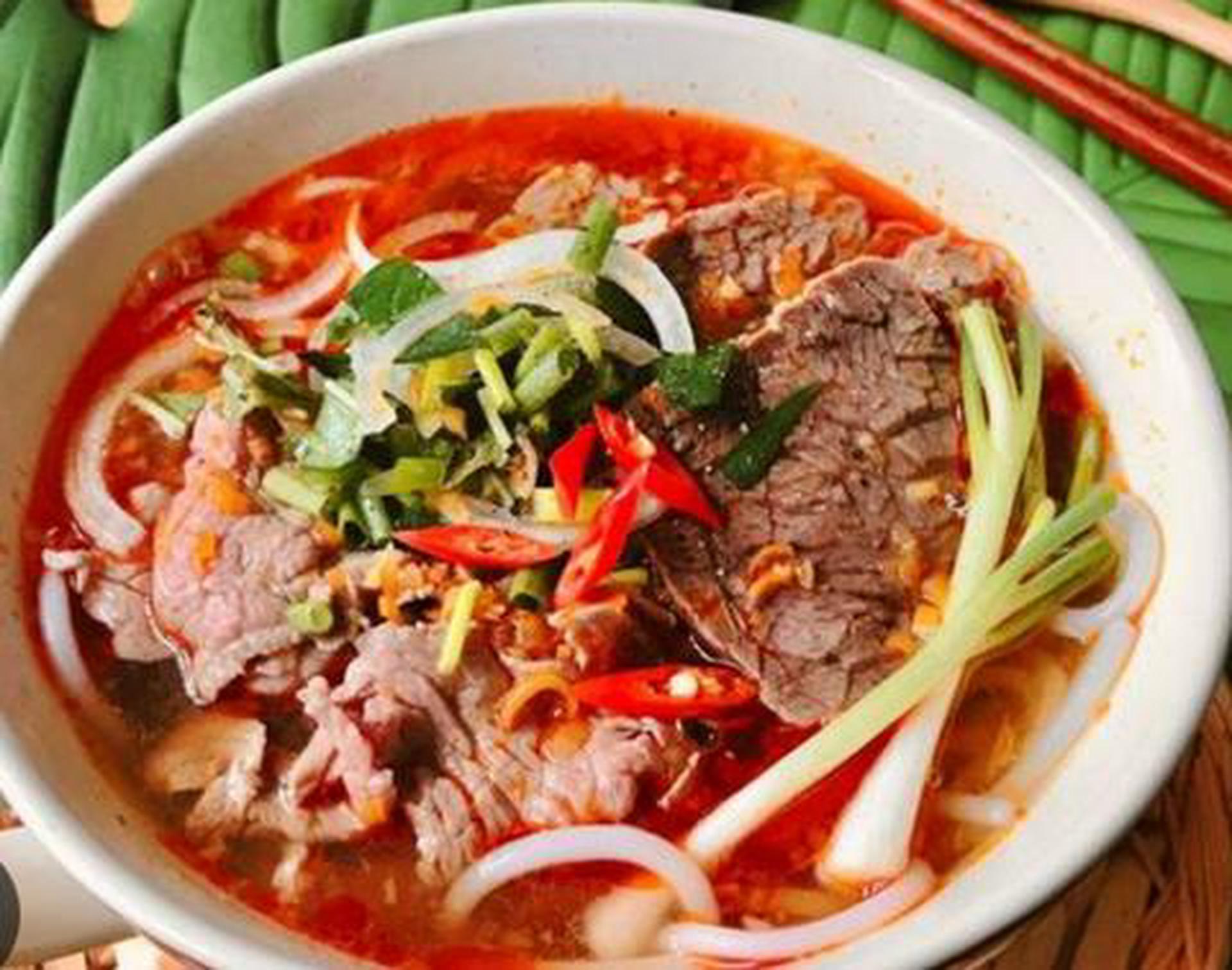 Hình ảnh Bún bò Tái