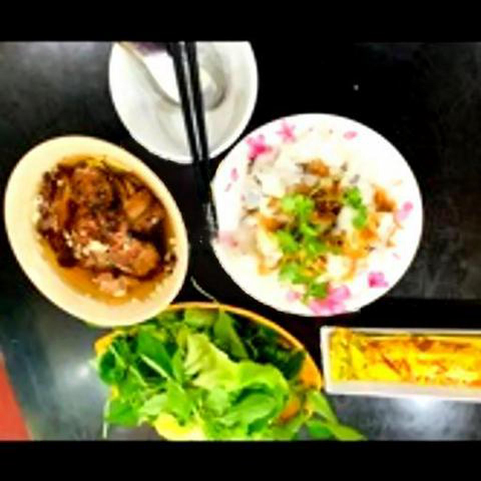 Hình ảnh Bánh cuốn thịt nướng