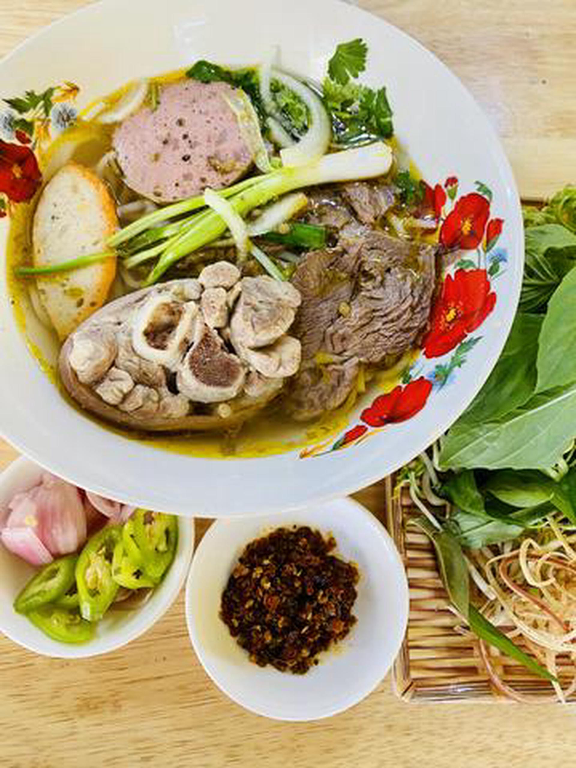 Hình ảnh Bún Bò Đặc Biệt