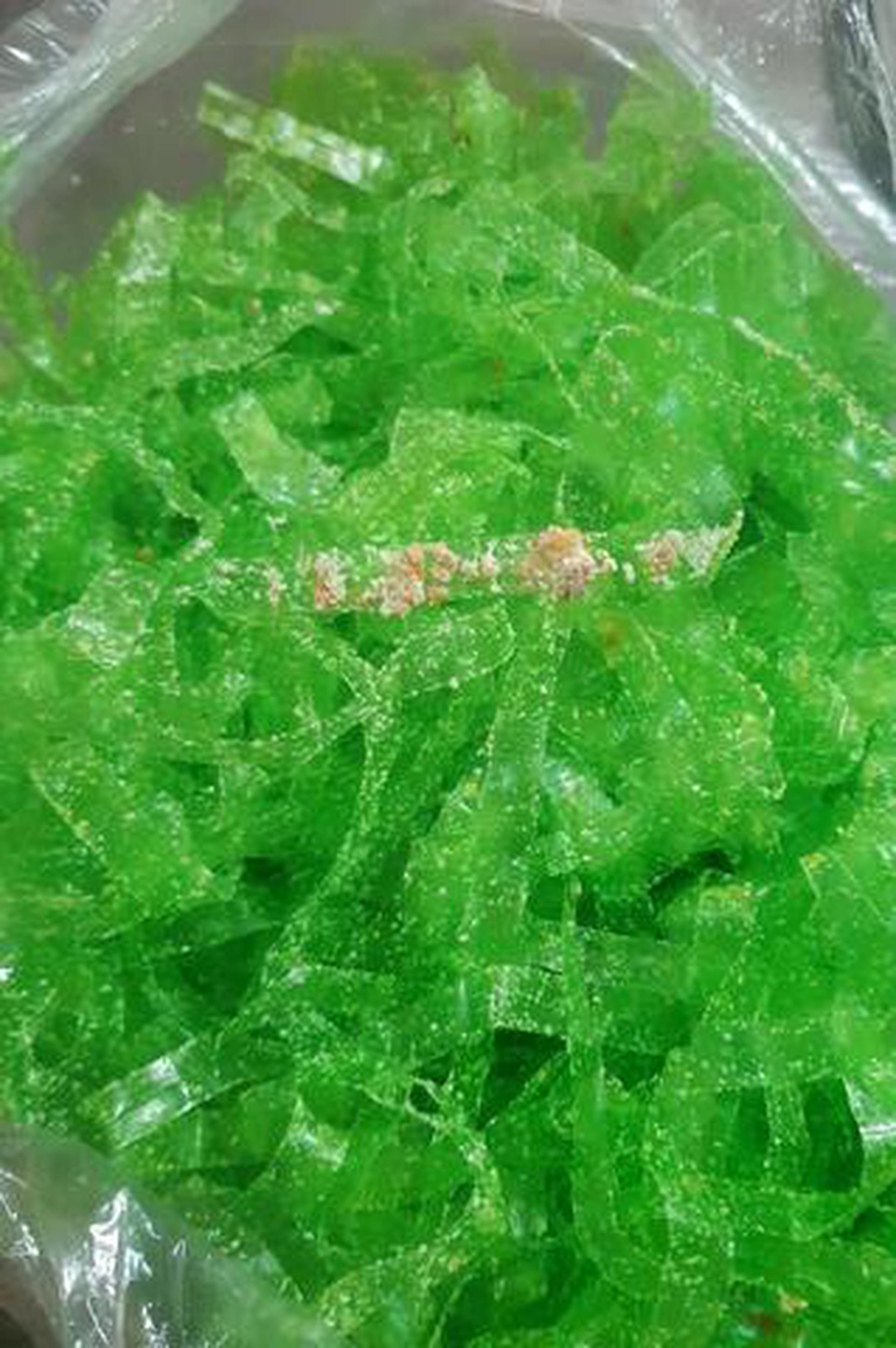 Hình ảnh Bánh Tráng Lá Dứa Vị Phô Mai Thơm Tỏi Siêu Ngon