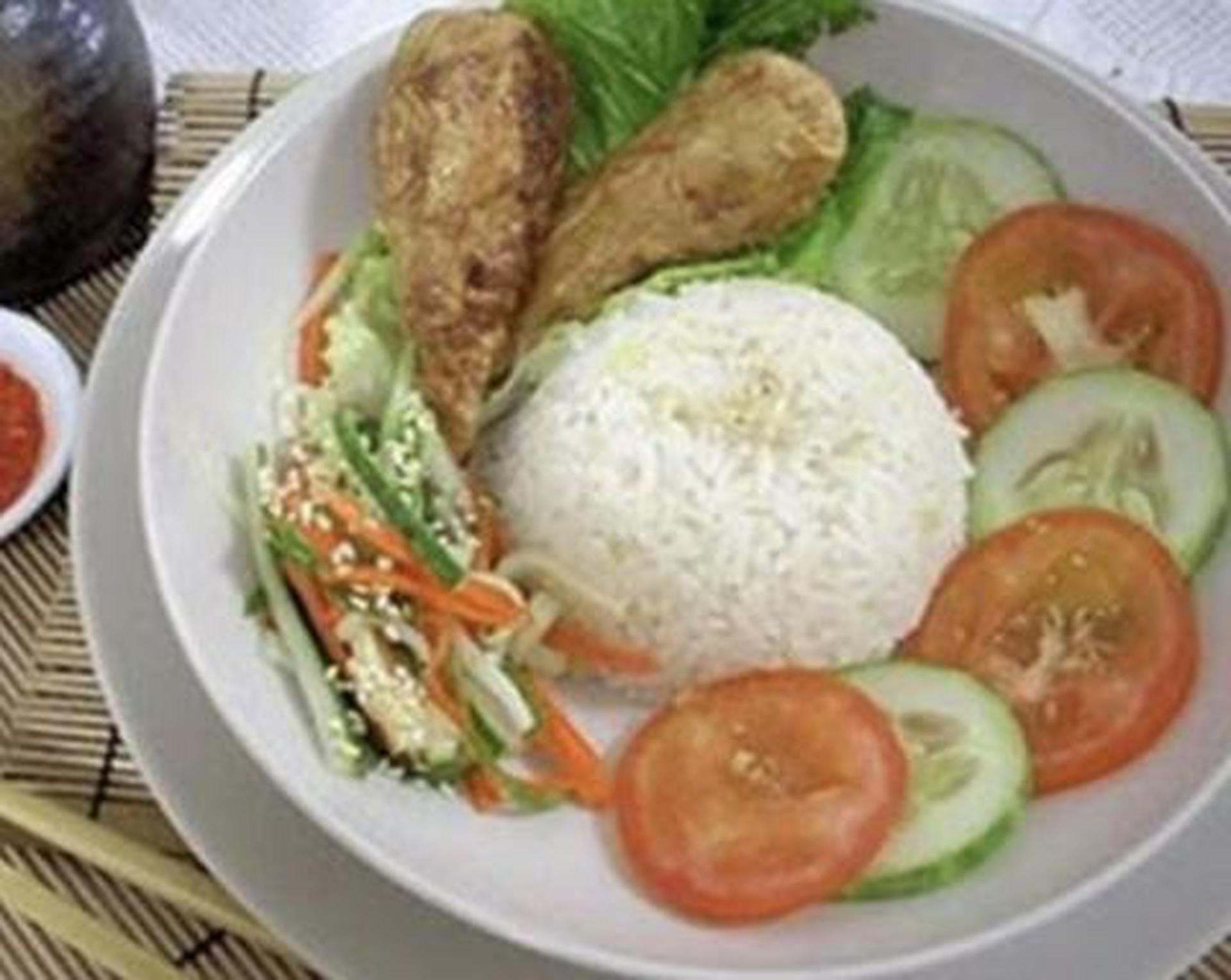 Hình ảnh Cơm chiên đùi gà