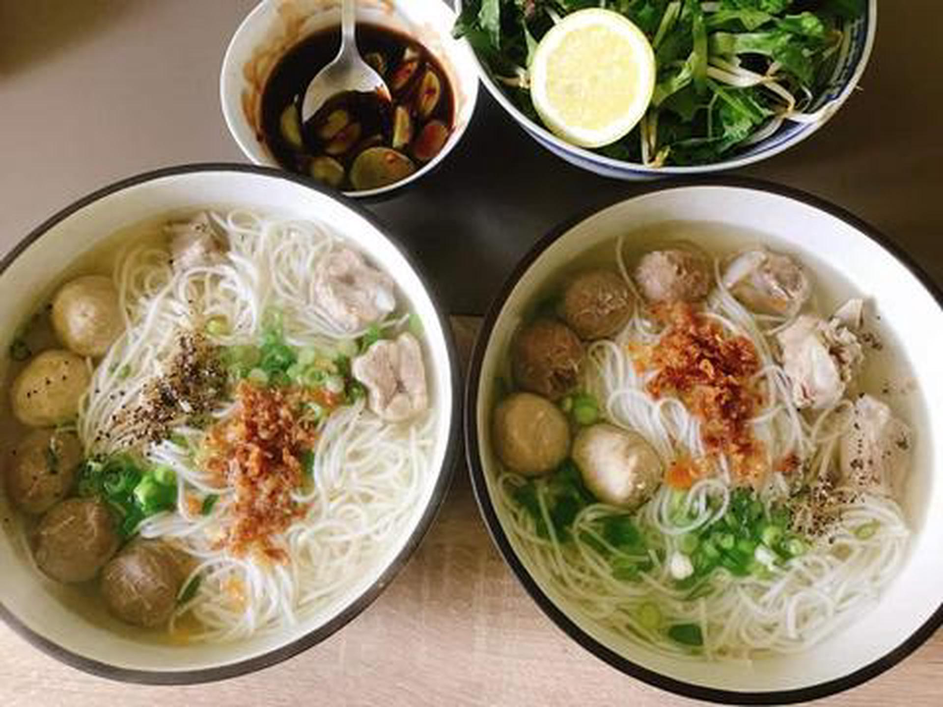 Hình ảnh Bún bò viên - sườn sụn gân
