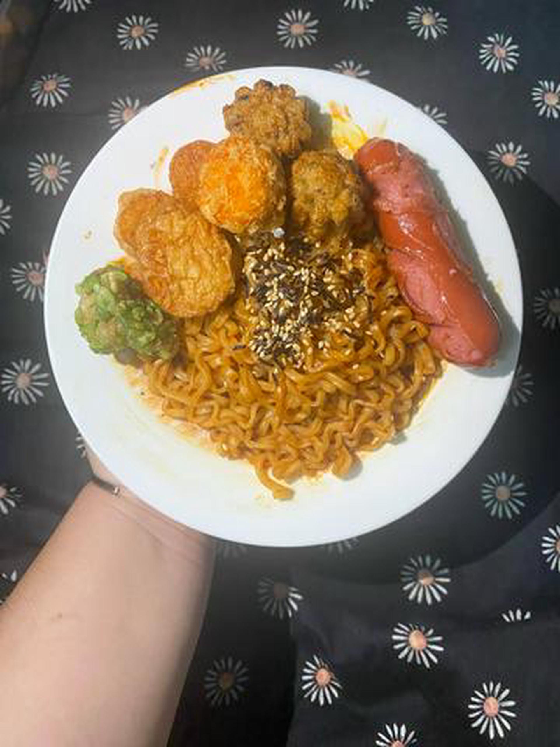 Hình ảnh Mì cay thập cẩm