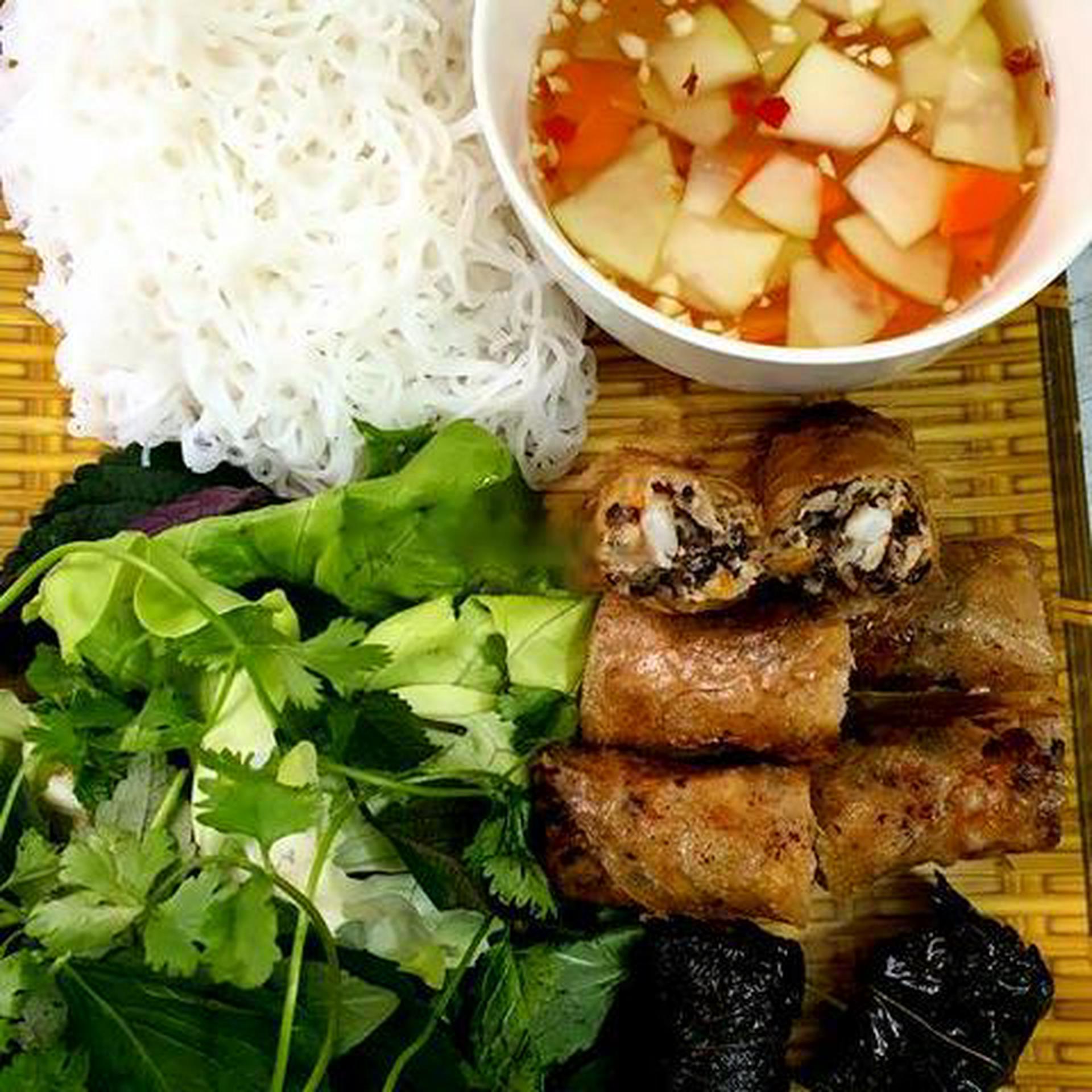 Hình ảnh Bún nem chả lá lốt