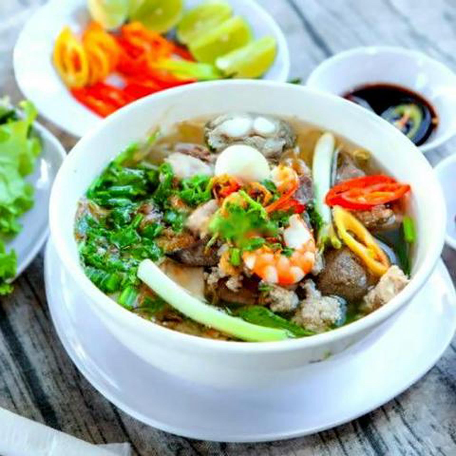 Hình ảnh Hủ tiếu nước thập cẩm nhân quán
