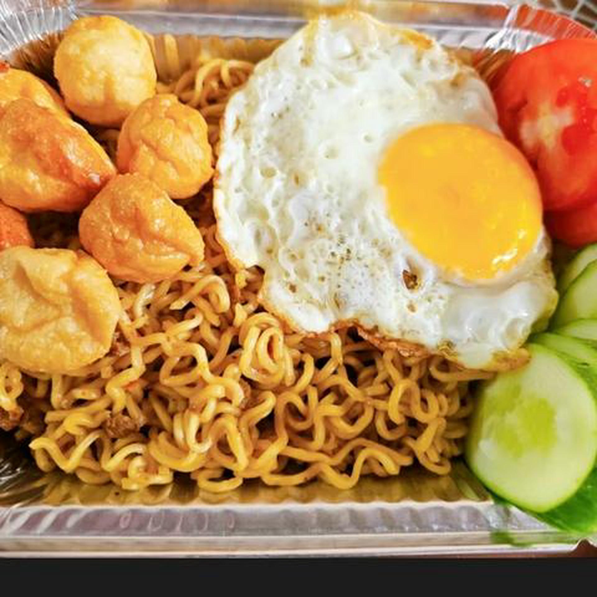 Hình ảnh Mì trộn indomie tôm viên+trứng 