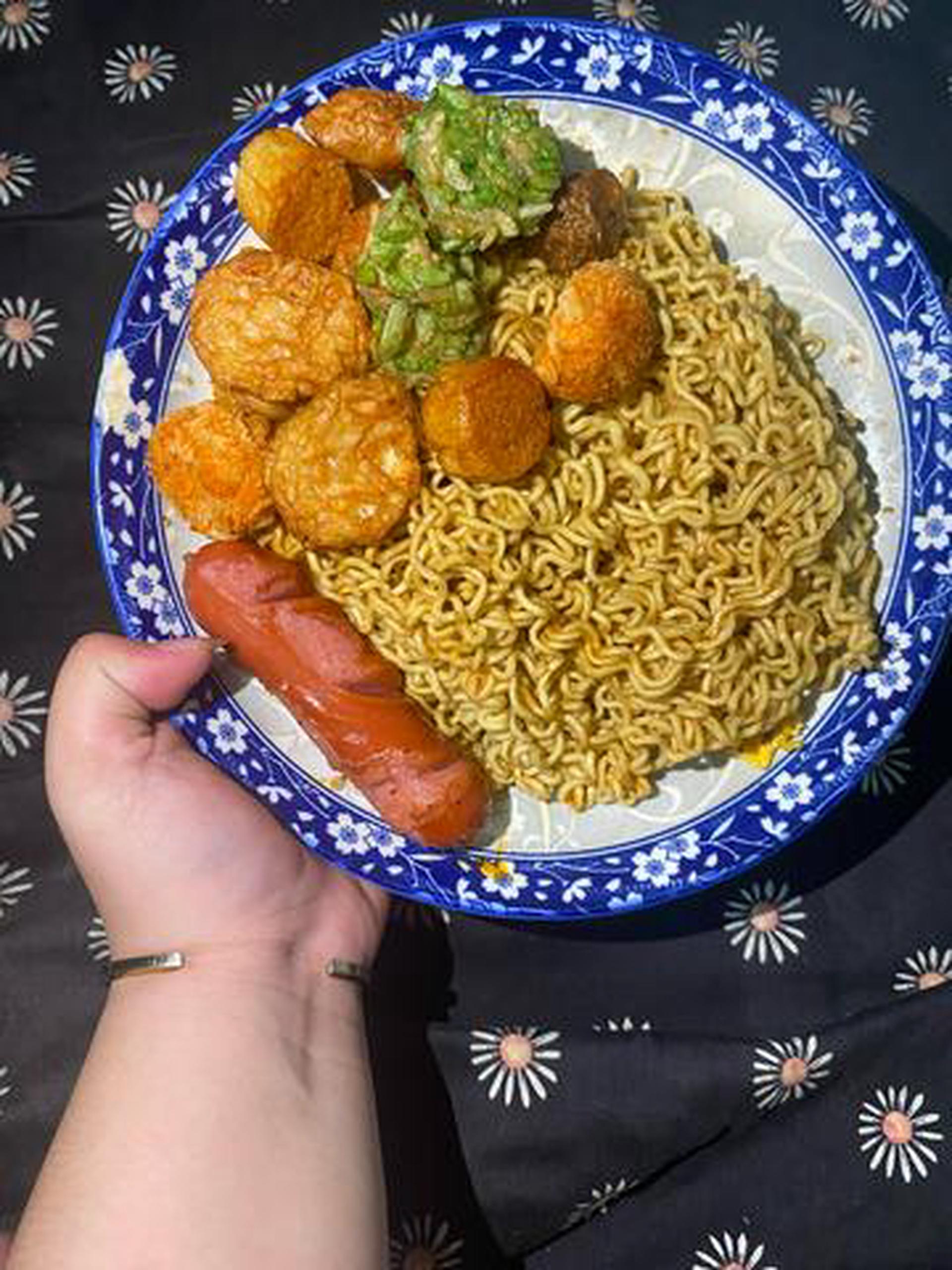 Hình ảnh Mì indomie thập cẩm đặc biệt