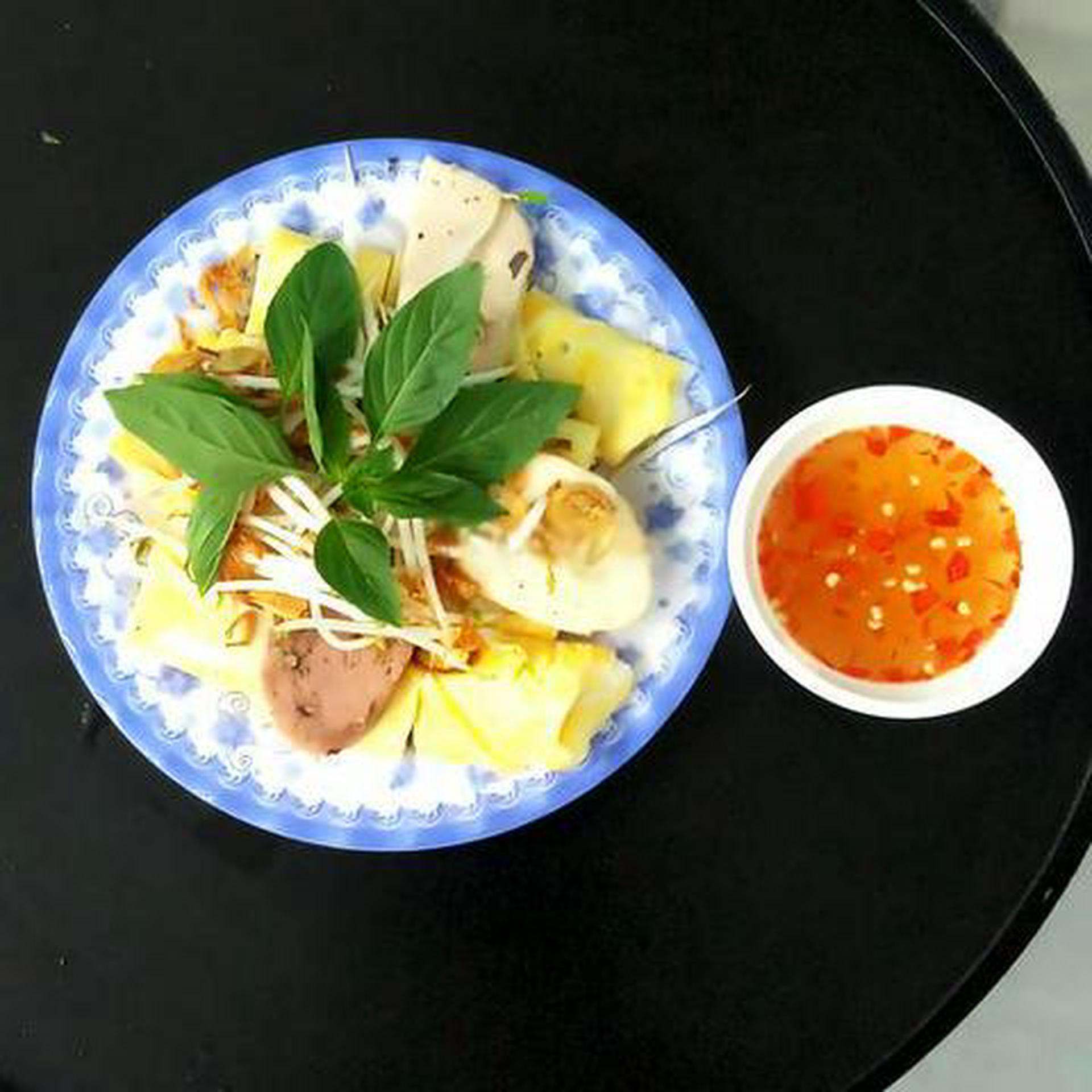 Hình ảnh Bánh cuốn trứng nóng đặc biệt