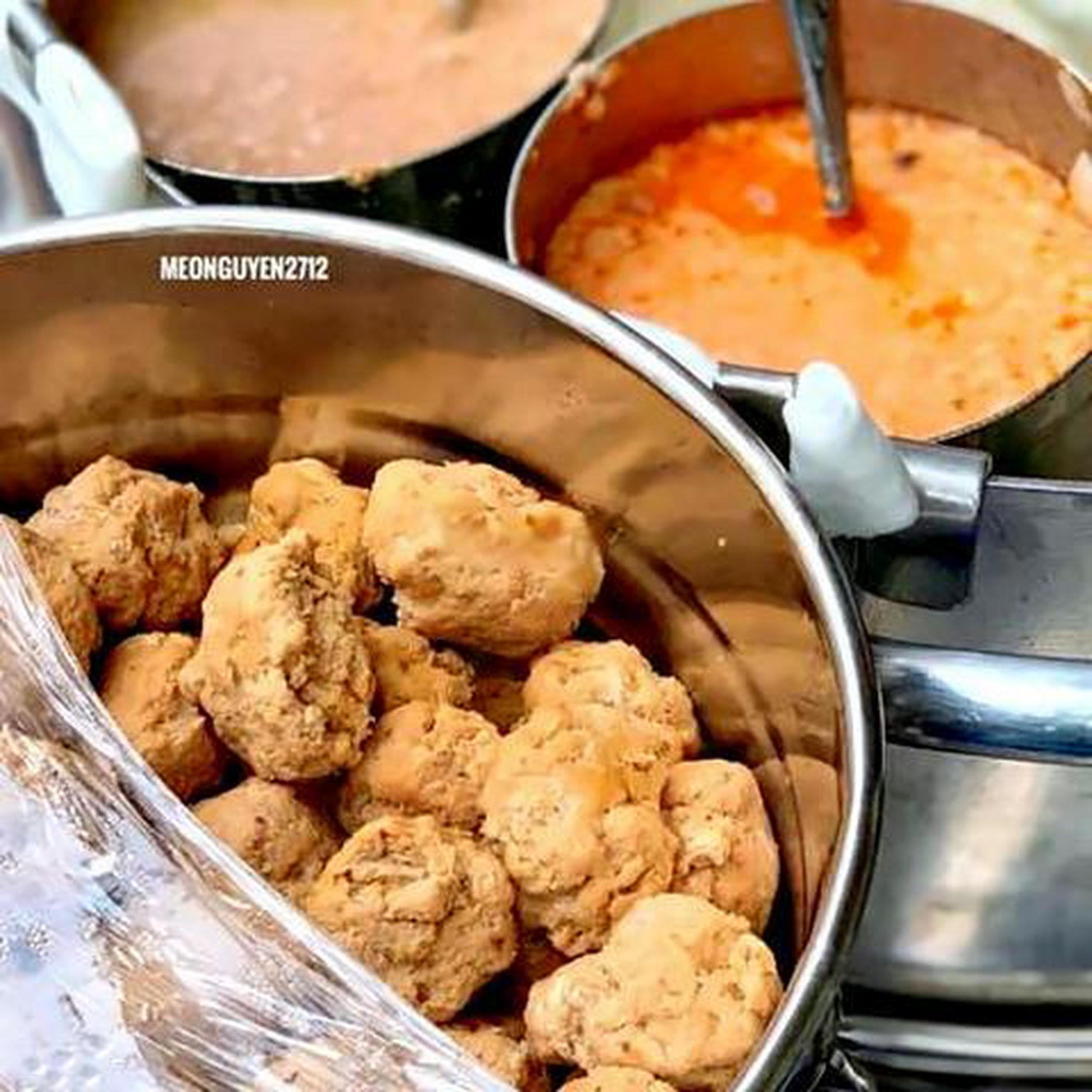 Hình ảnh Cháo cá - thịt viên hầm