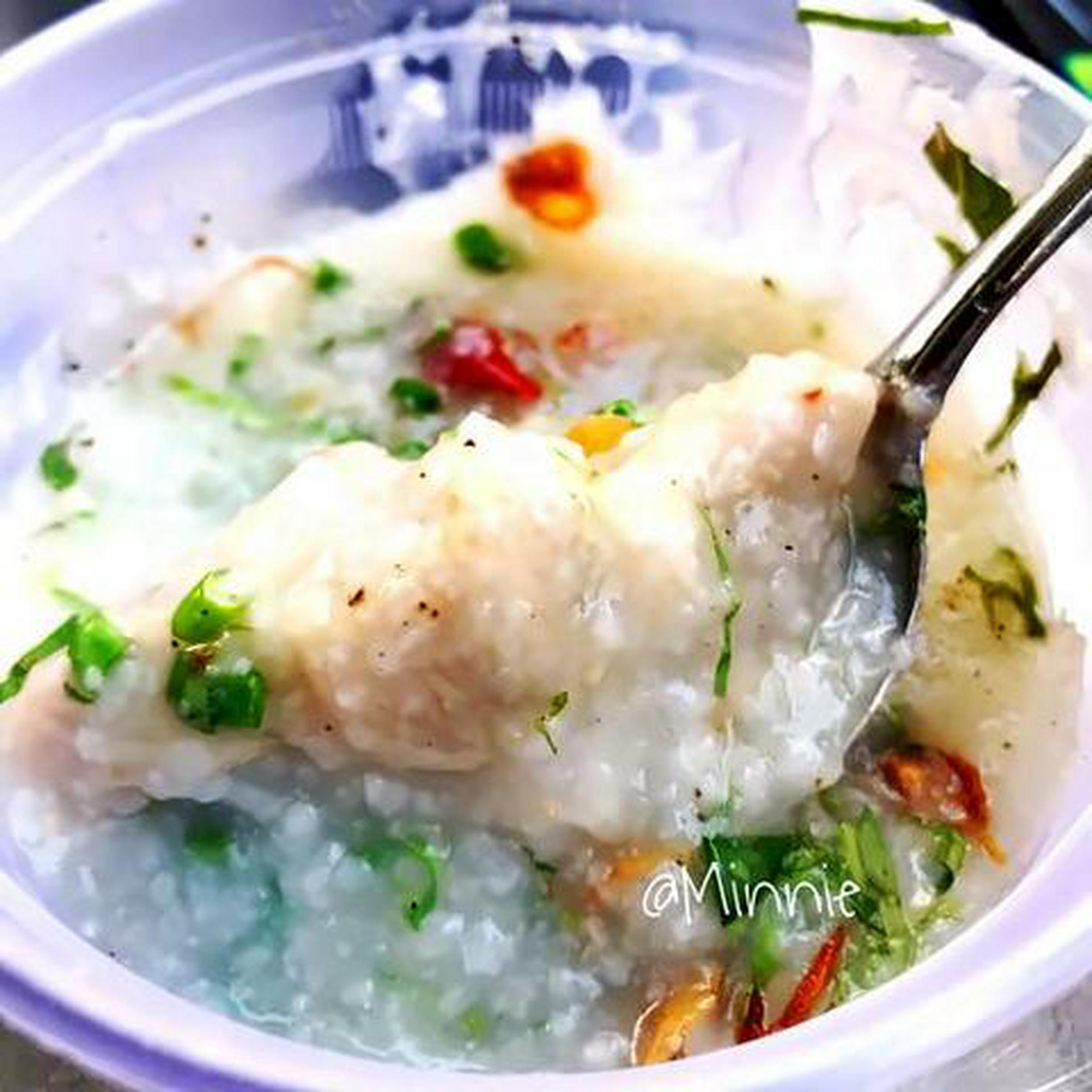 Hình ảnh Cháo sườn - thịt viên hầm