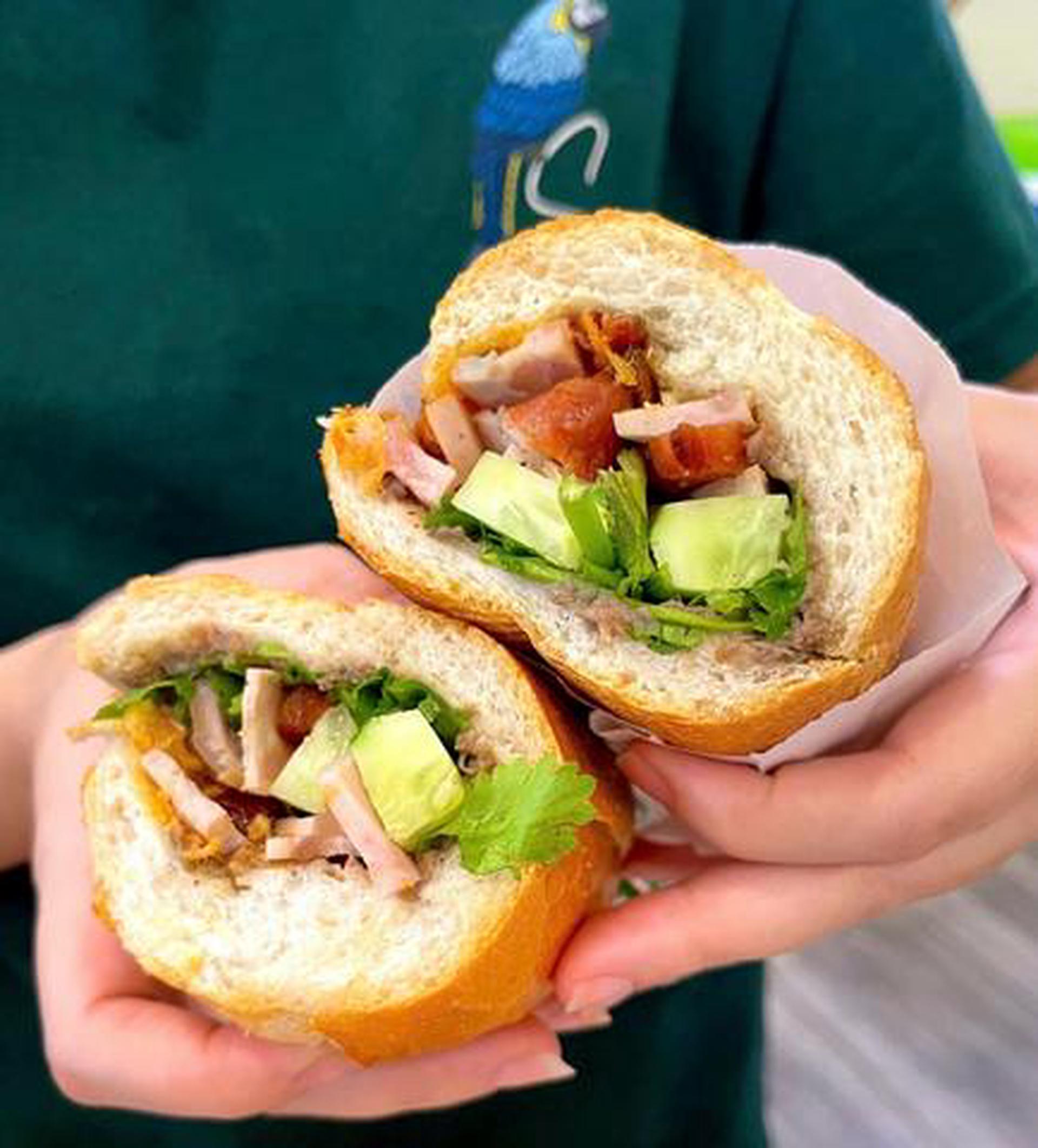 Hình ảnh Bánh mì truyền thống
