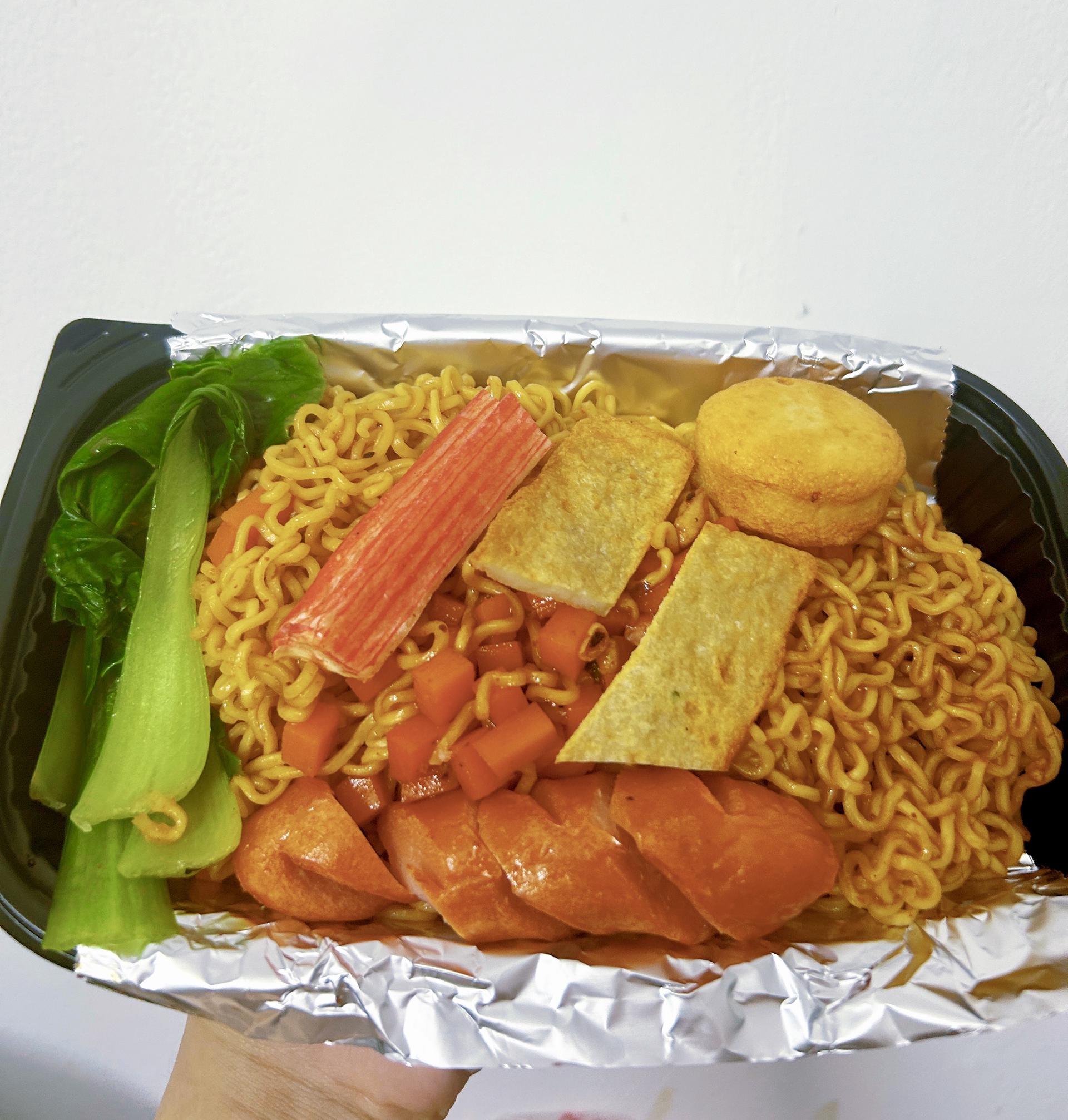 Hình ảnh Mì Trộn Indomie Full Đồ Viên Chiên