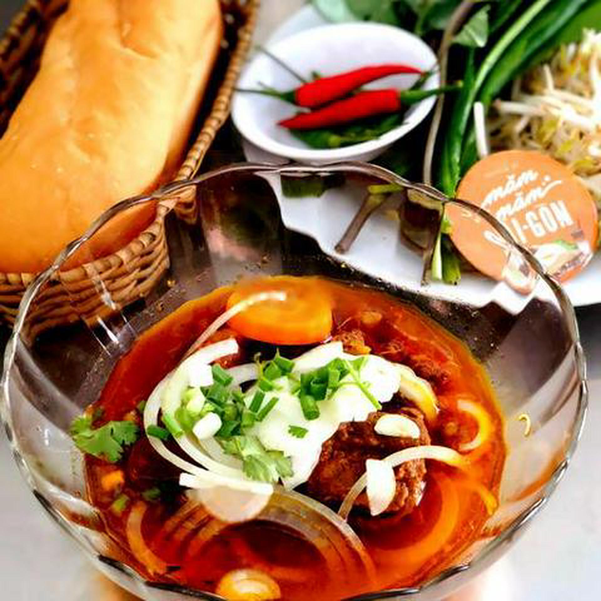 Hình ảnh Bò kho bánh mì