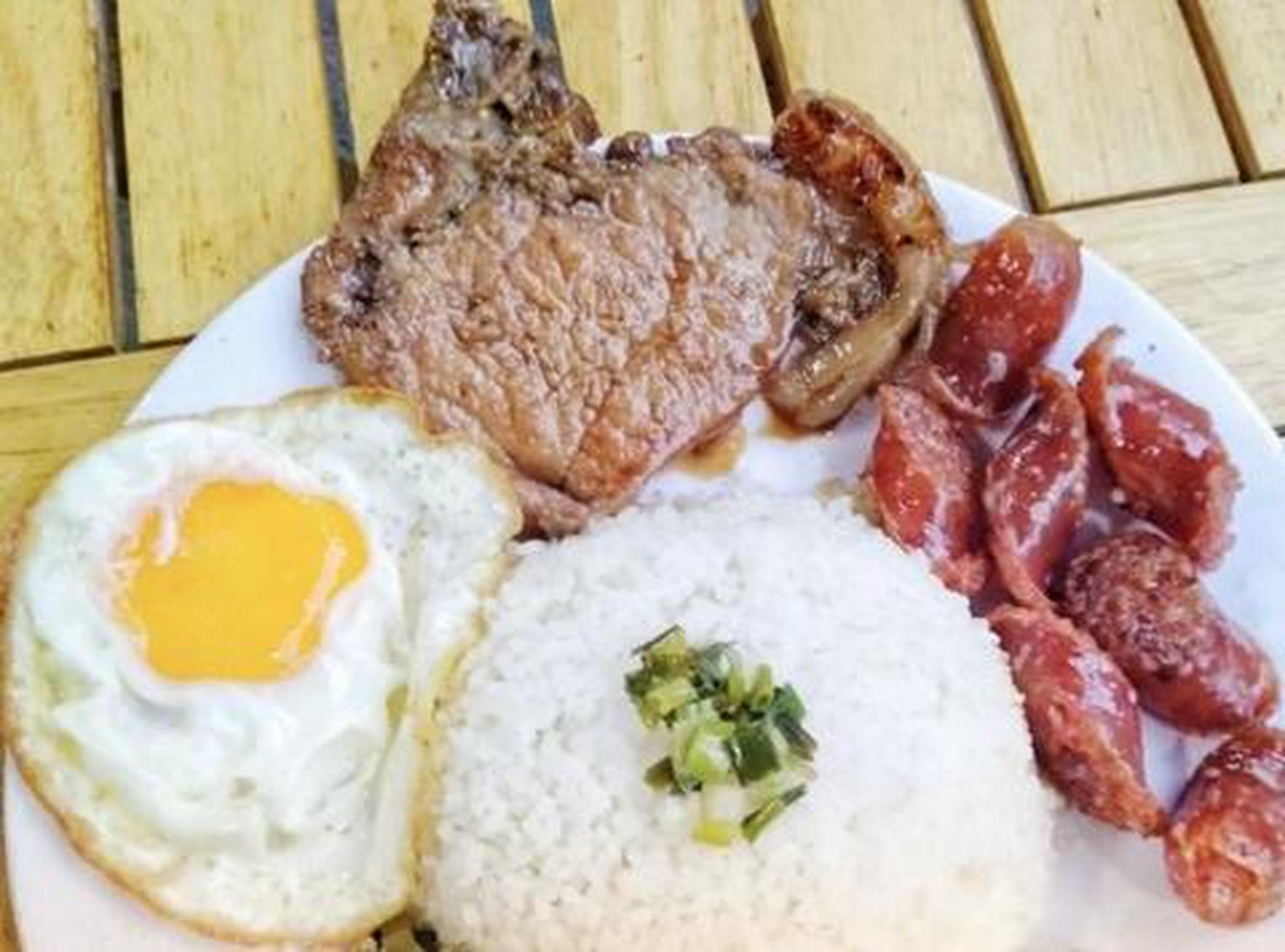 Hình ảnh Cơm Tấm Nạc Giòn Nướng + Lạp Xưởng