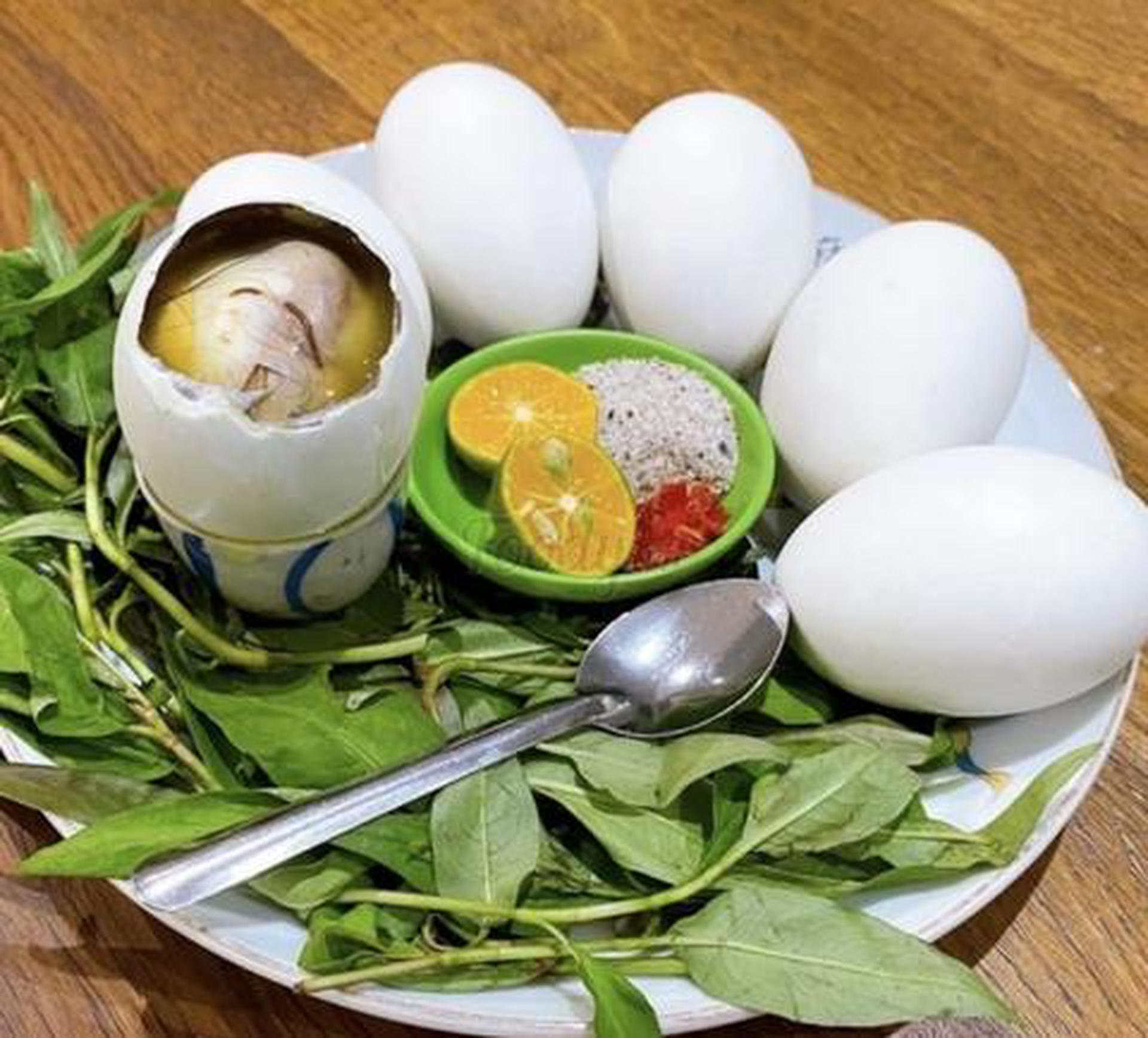 Hình ảnh Trứng vịt lộn