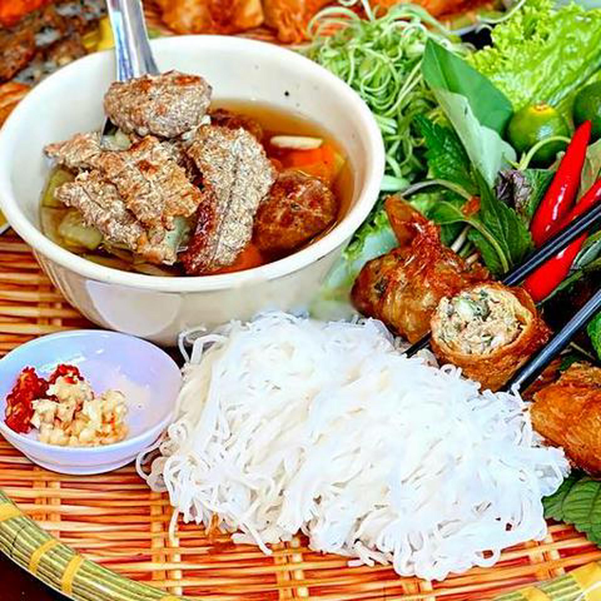 Hình ảnh Bún chả nón quê đặc biệt