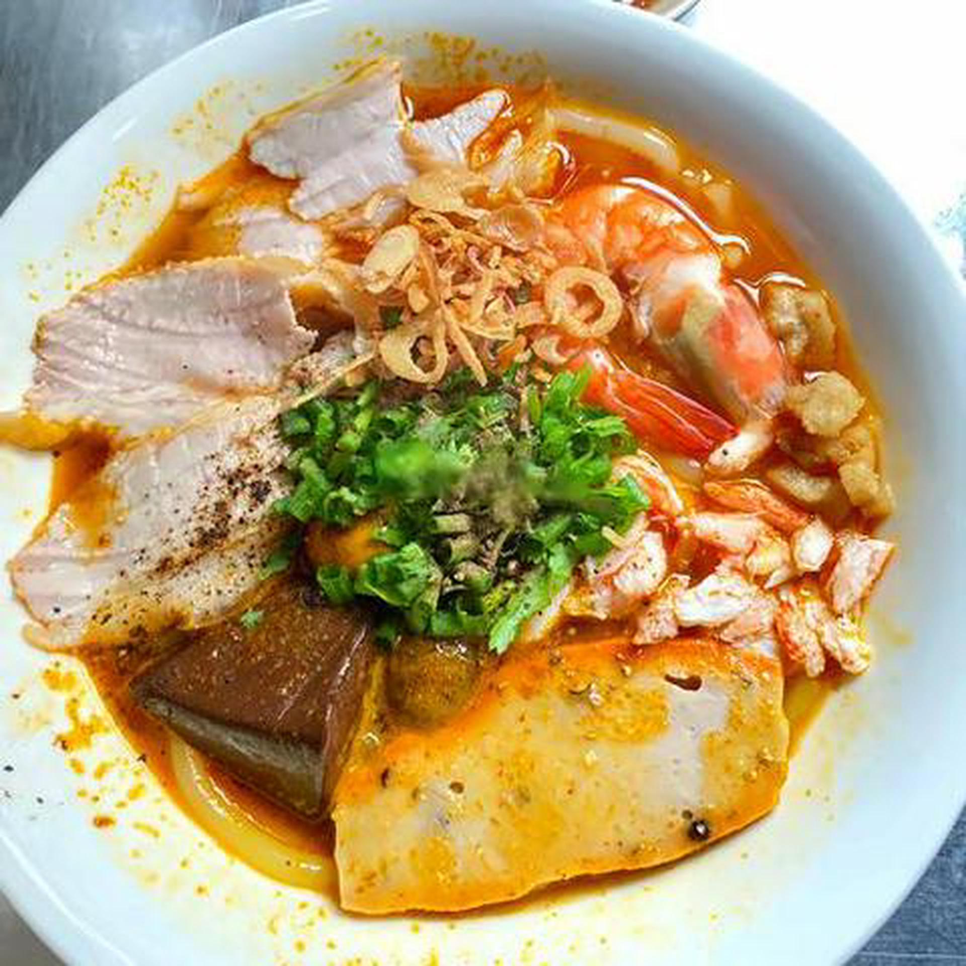 Hình ảnh Bánh canh cua thập cẩm truyền thống
