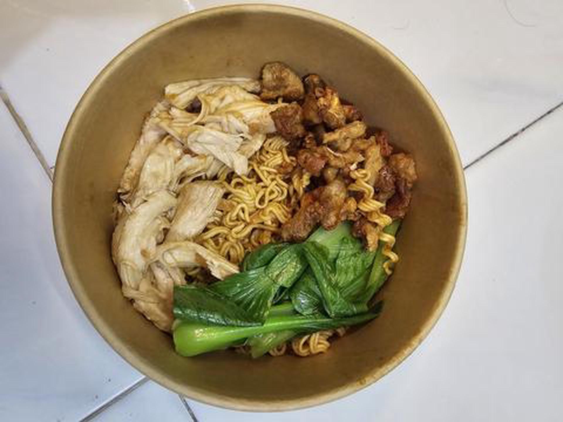 Hình ảnh MÌ TRỘN GÀ XÉ