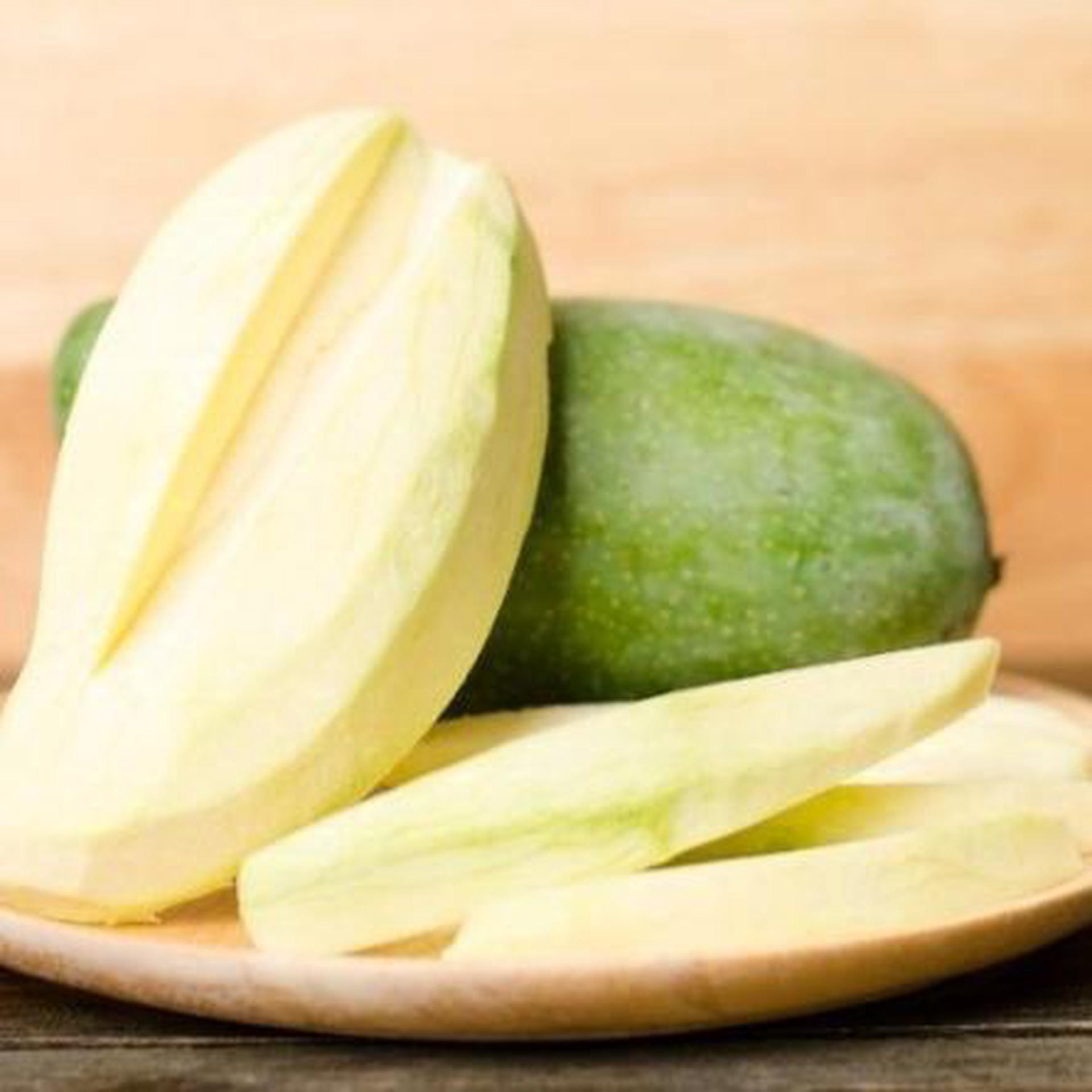 Hình ảnh Xoài keo, tứ quý chua mắm ruốc hộp (500gr)