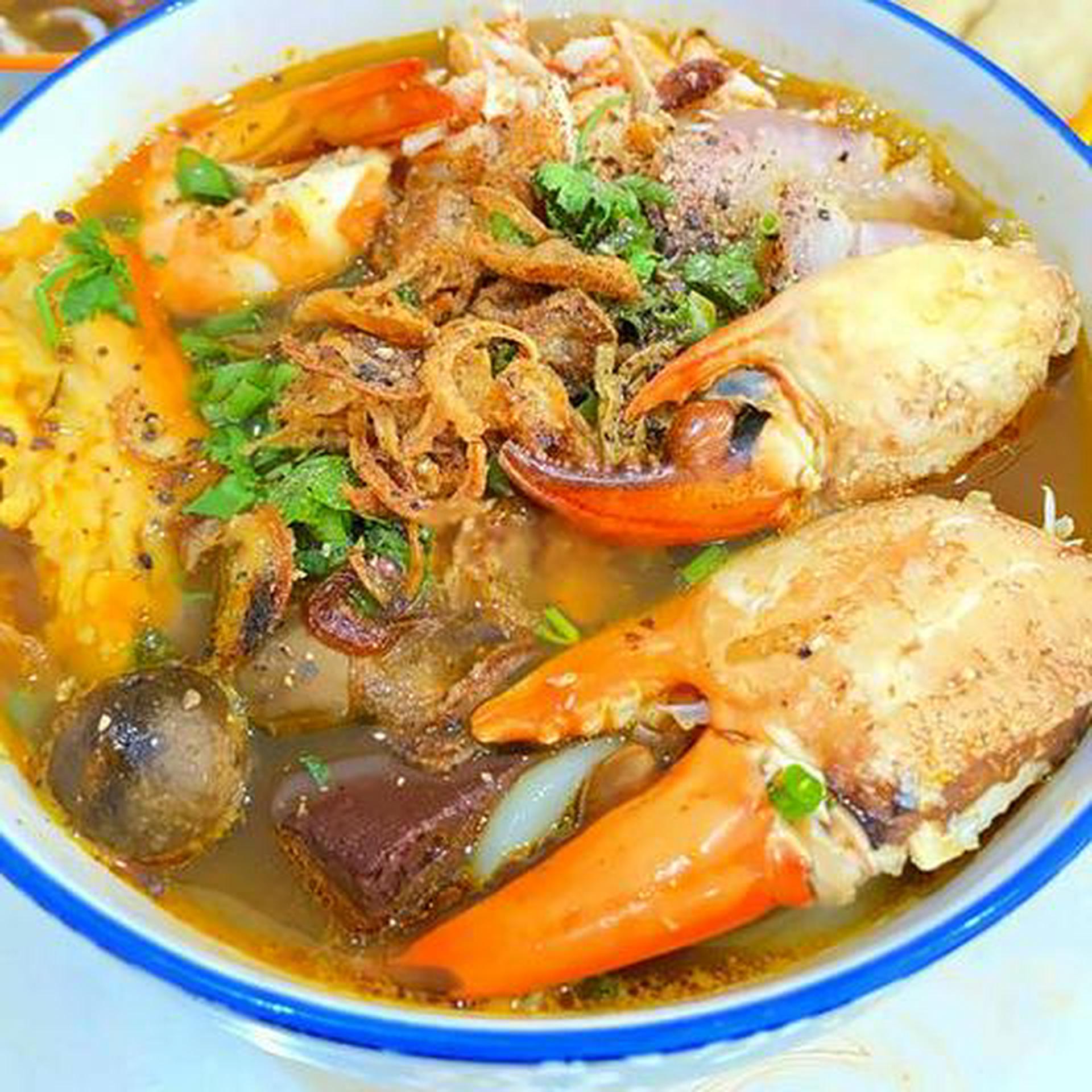 Hình ảnh Bánh canh cua càng cua lớn
