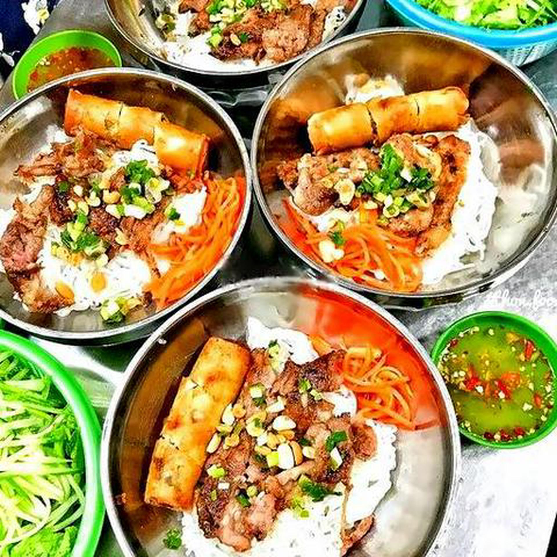 Hình ảnh Bún Thịt Nướng - Nem Cua Bể Thượng Hạng