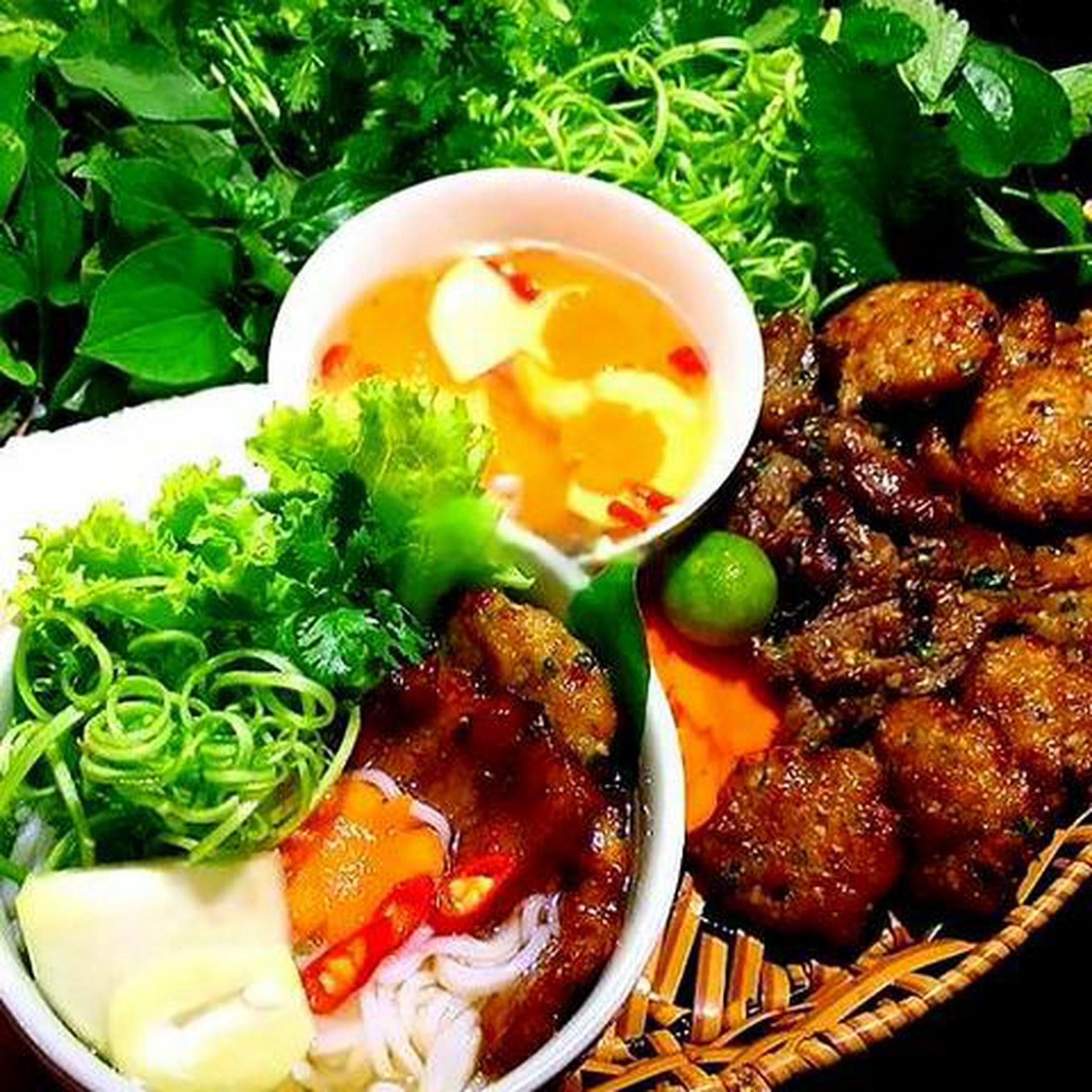 Hình ảnh Bún Thịt Nướng - Thịt Viên