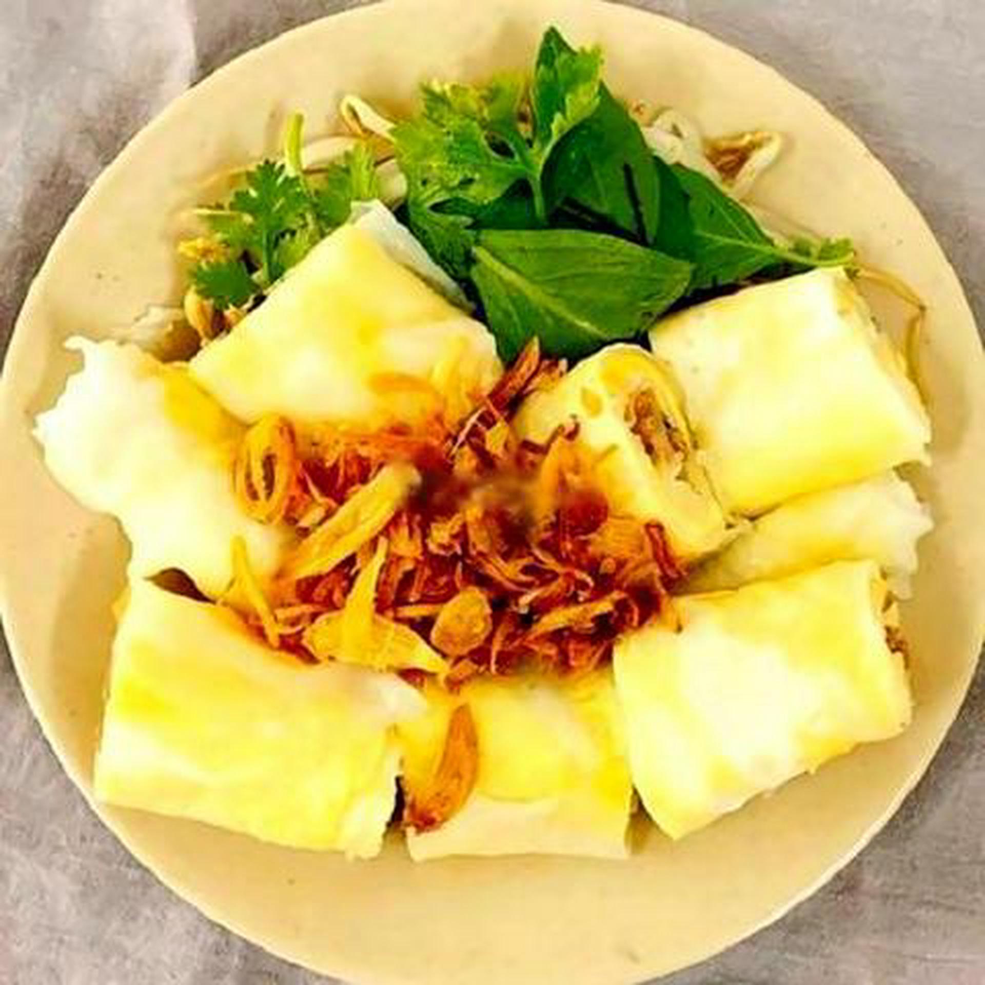 Hình ảnh Bánh ướt trứng chả bánh tôm