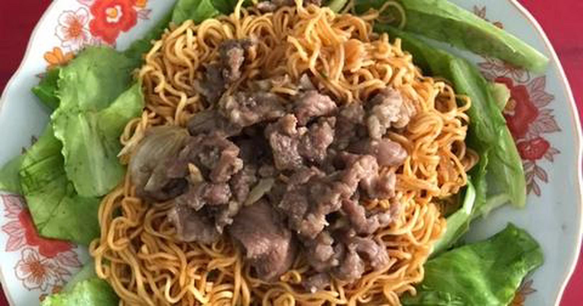 Hình ảnh Mì indomie trộn bò