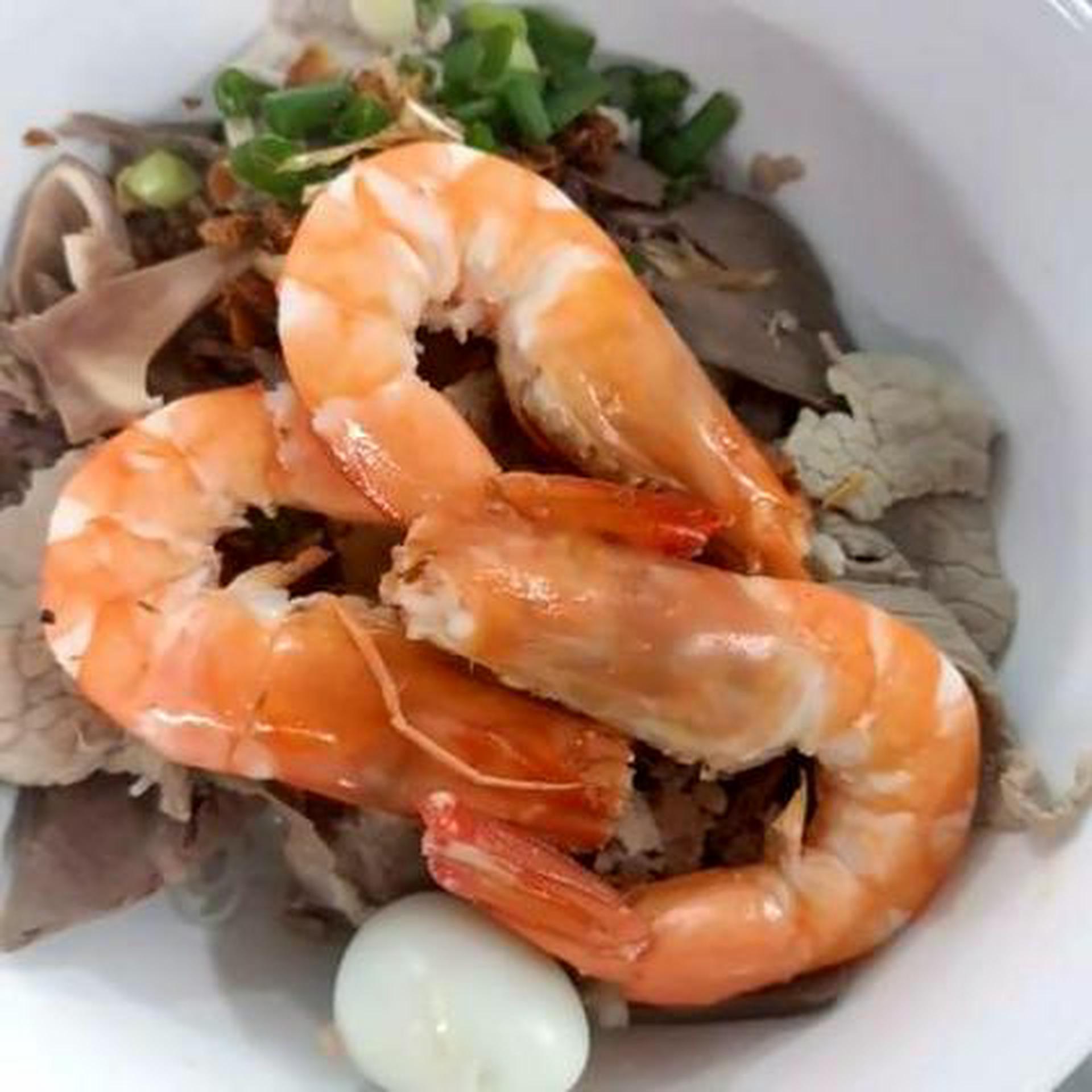 Hình ảnh Hủ tíu Nam Vang đặc biệt kèm nước sâm nhà làm