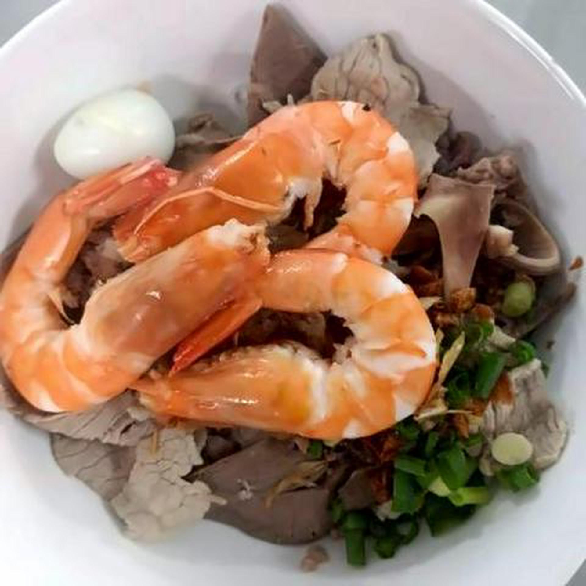 Hình ảnh Mì Nam Vang đặc biệt kèm nước sâm nhà làm