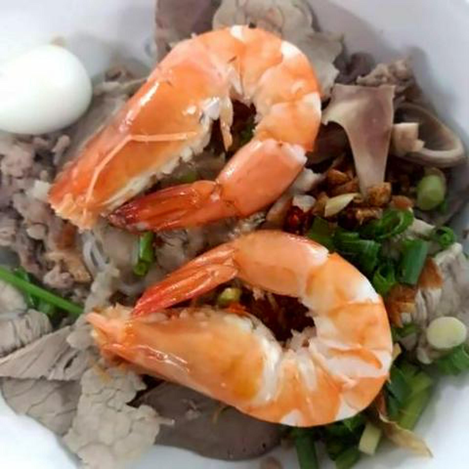 Hình ảnh Hủ tiếu kèm nước sâm nhà la