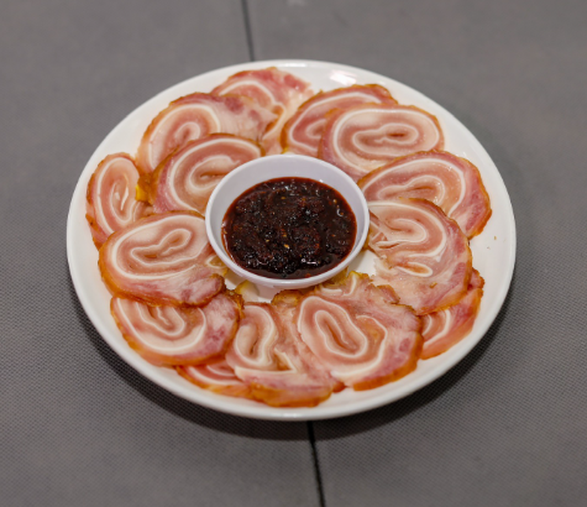 Hình ảnh Tai heo ngũ vị