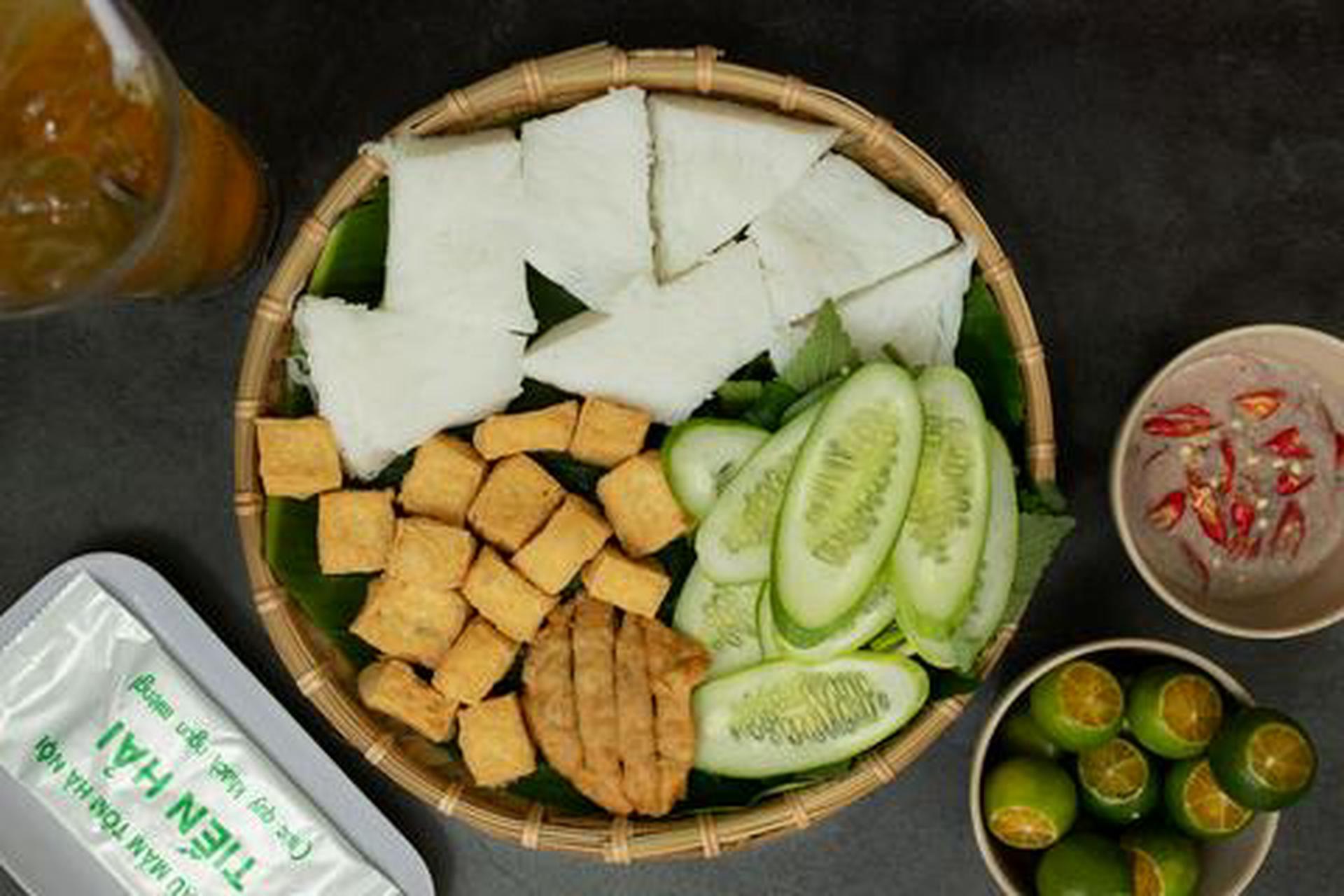 Hình ảnh Bún đậu chả cốm