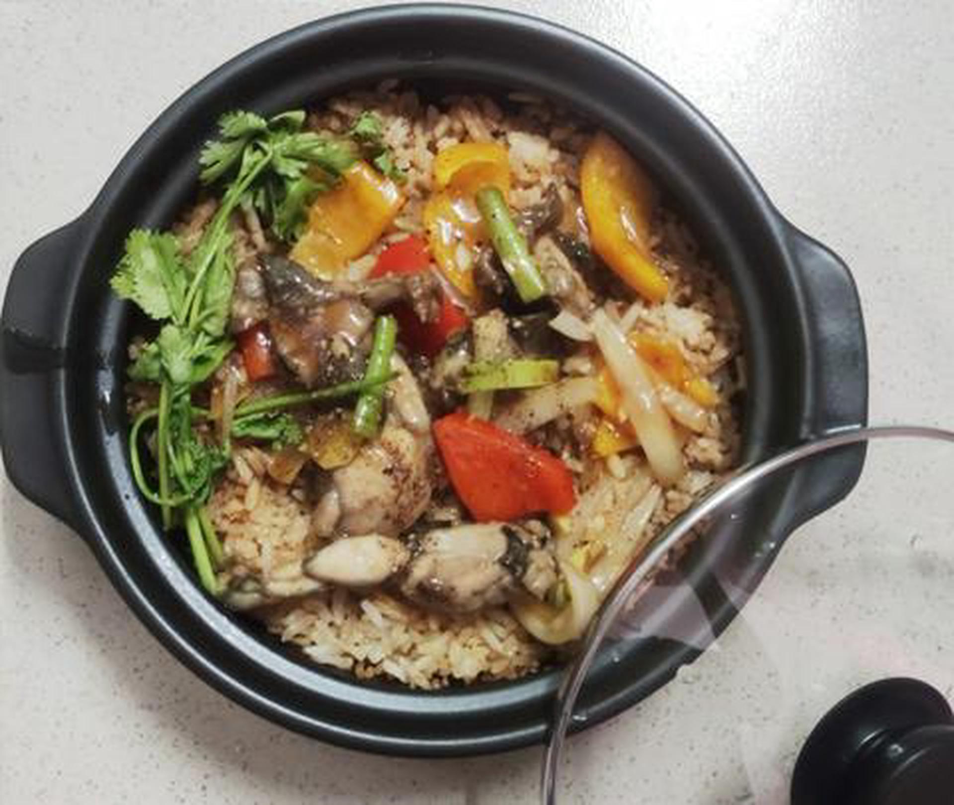 Hình ảnh Cơm Thố Ếch ( trộn đều khi ăn)