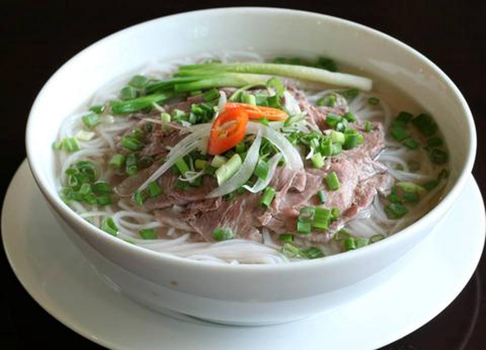 Hình ảnh Phở tái truyền thống