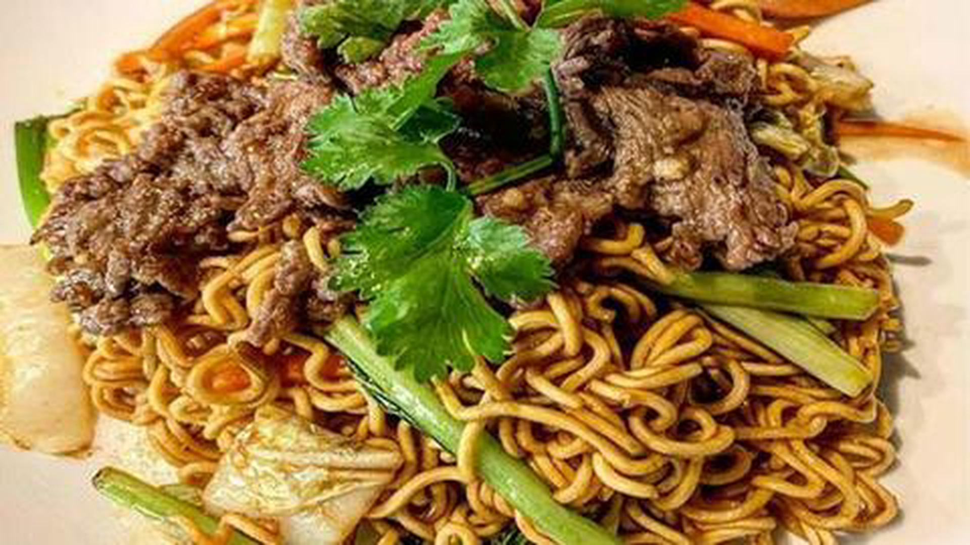 Hình ảnh Mì xào thăn bò