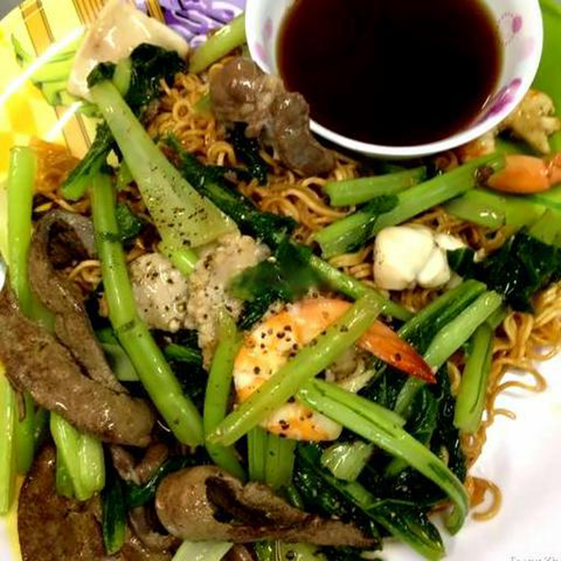 Hình ảnh Mì gói xào thập cẩm