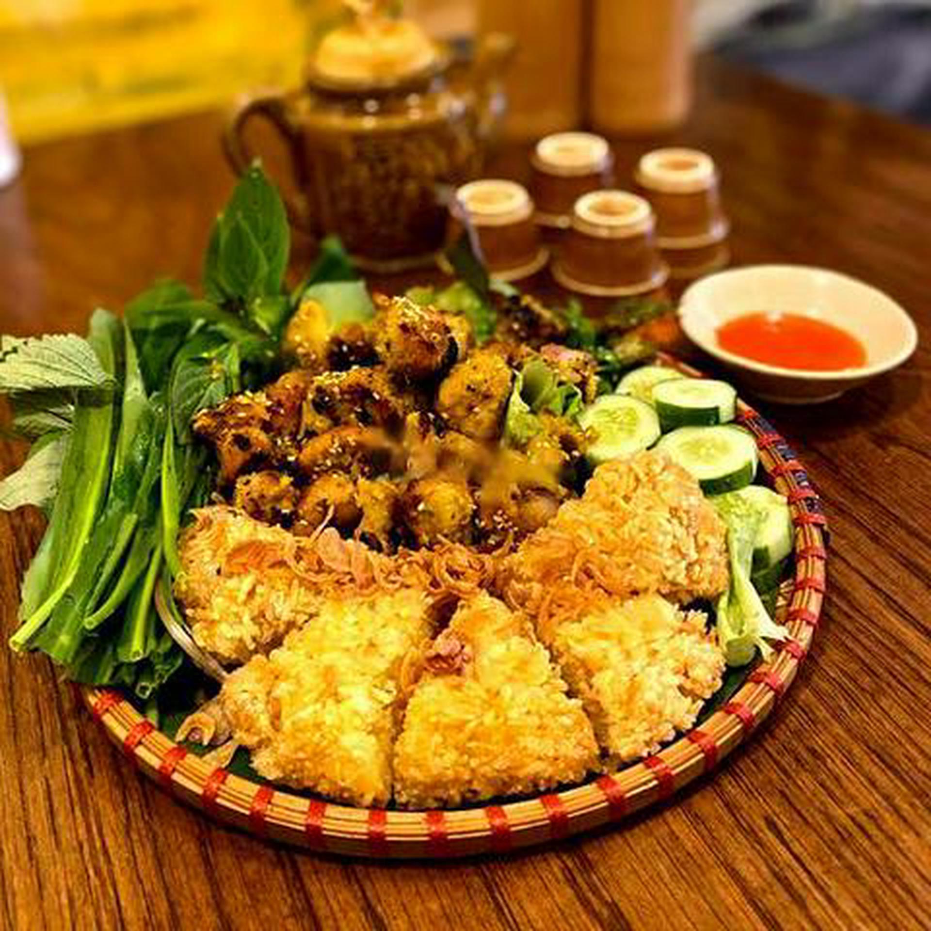 Hình ảnh Thịt xiên nướng xôi chiên
