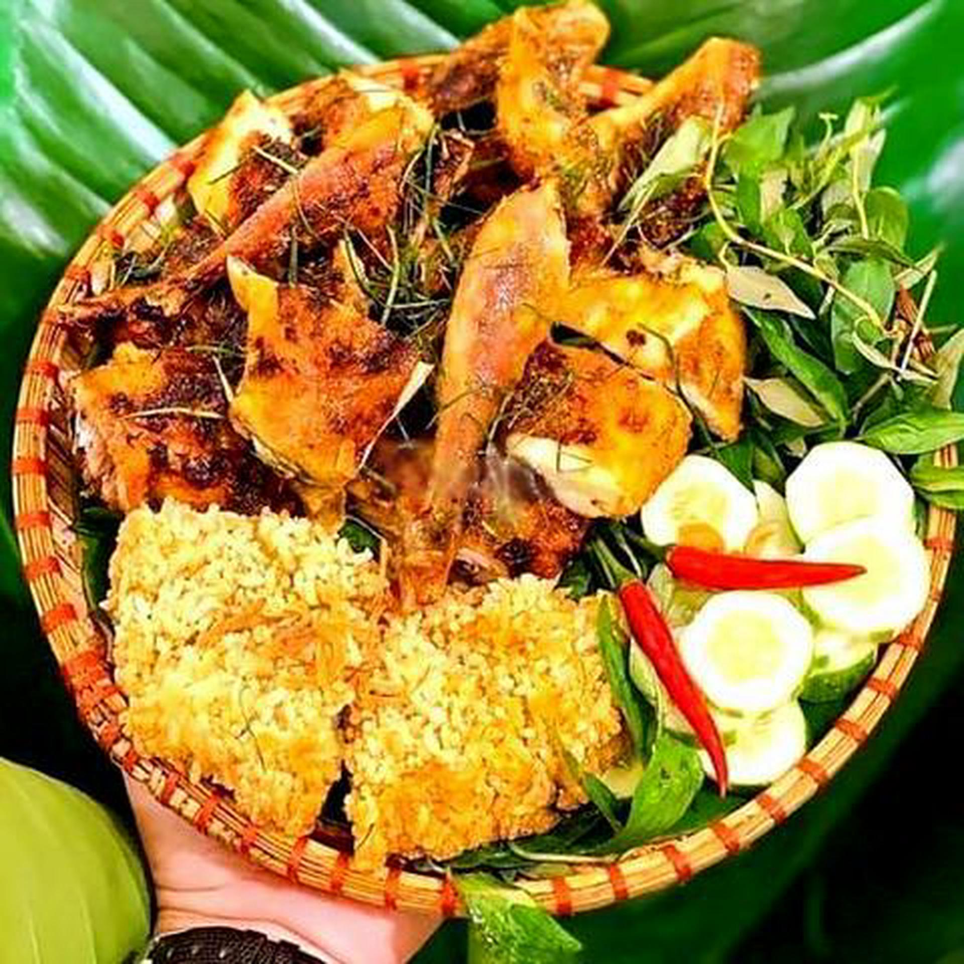 Hình ảnh Gà ta nướng muối ớt - nửa con