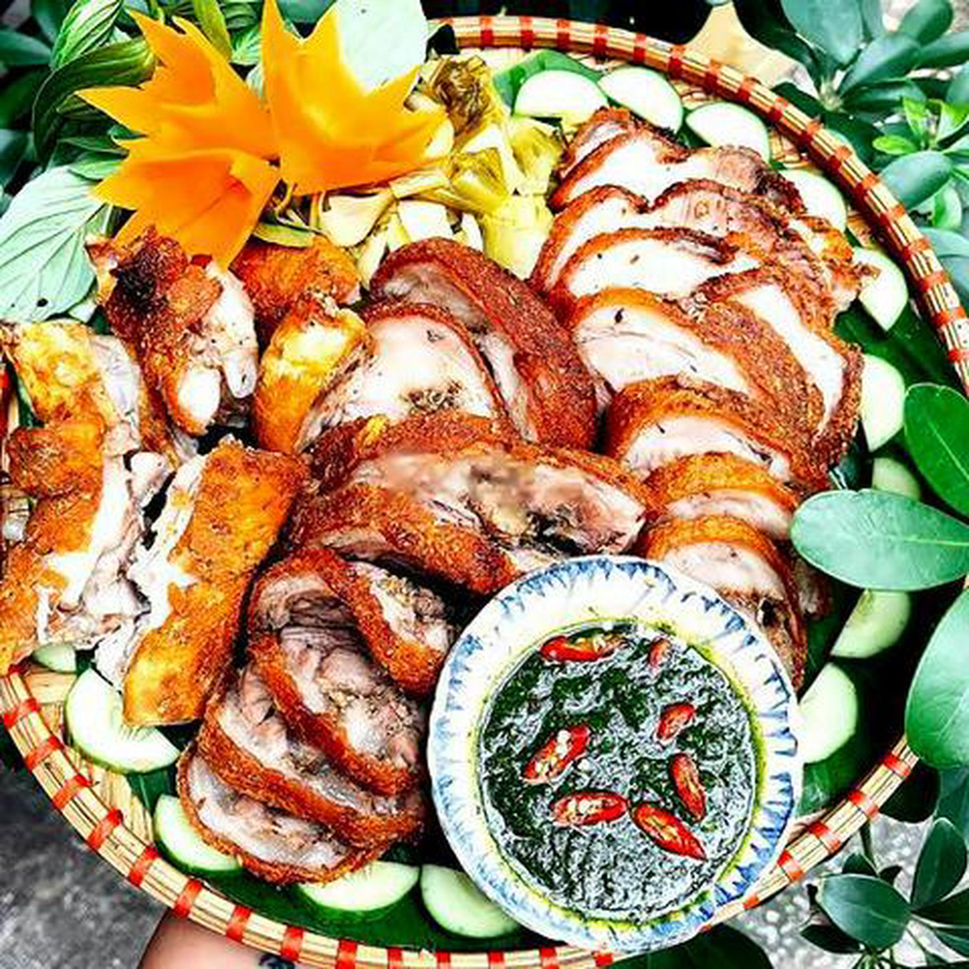 Hình ảnh Giò heo chiên giòn tây bắc