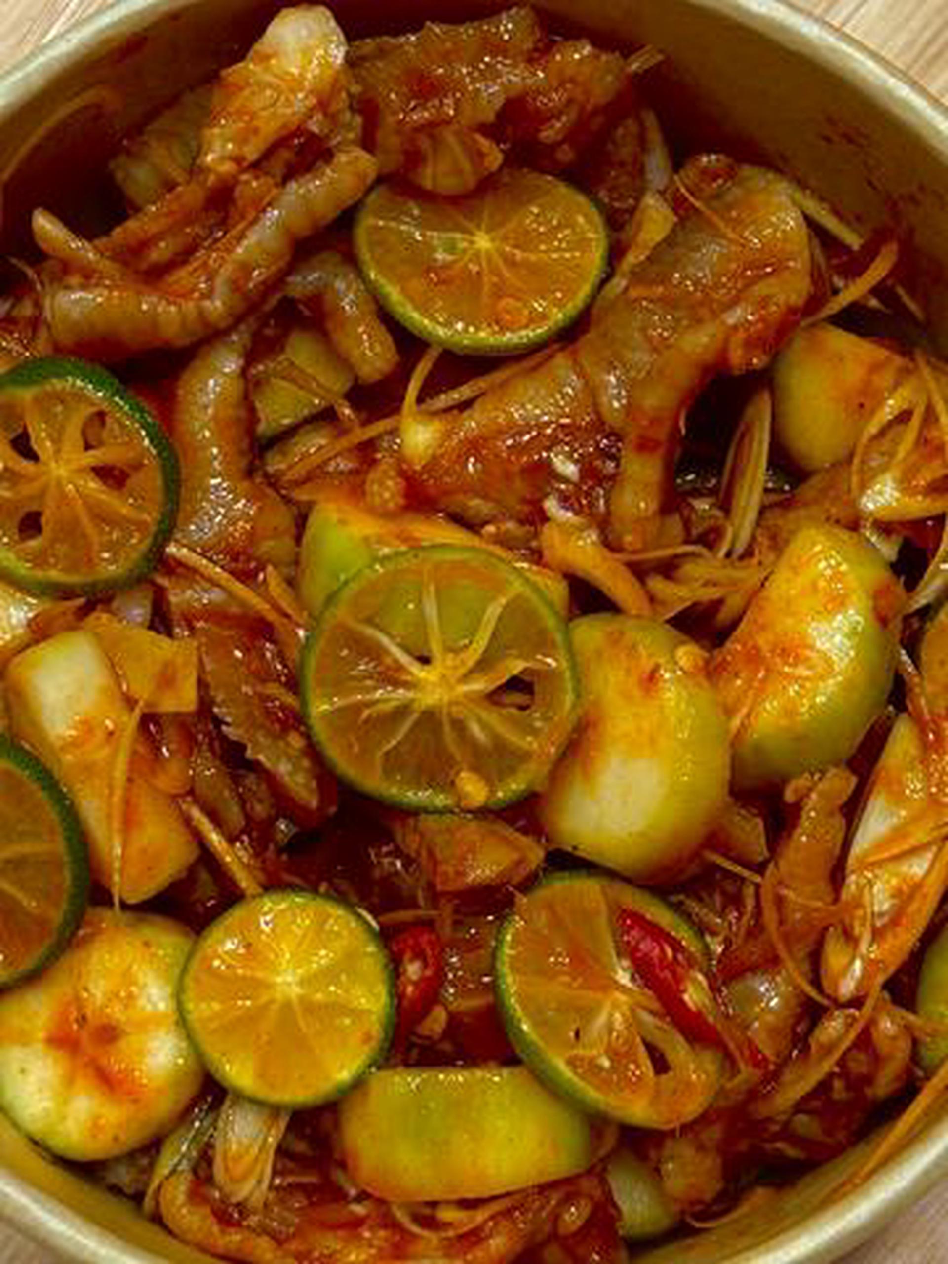 Hình ảnh Chân gà rút xương sốt thái