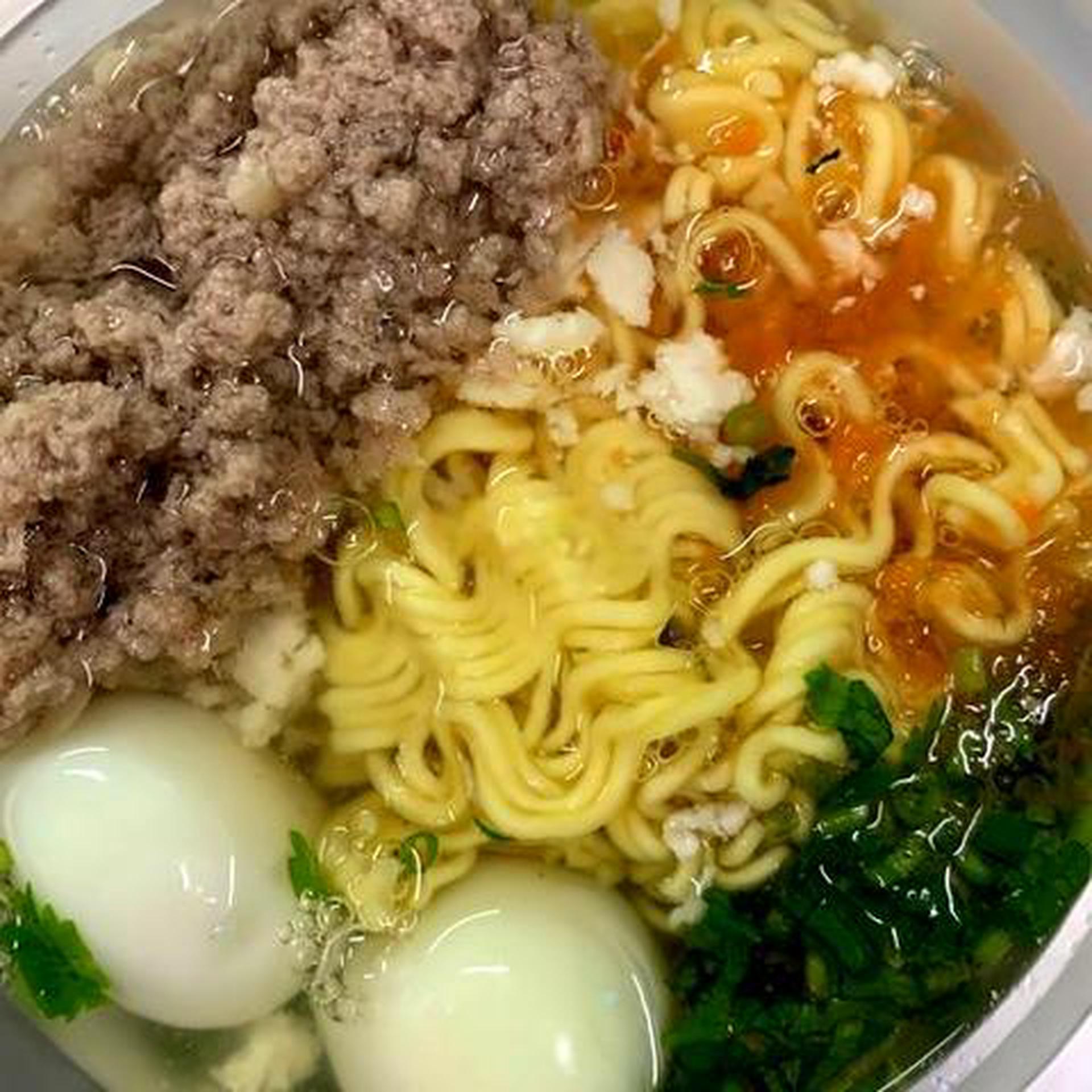 Hình ảnh Mì  gói thịt bò nước lỏng